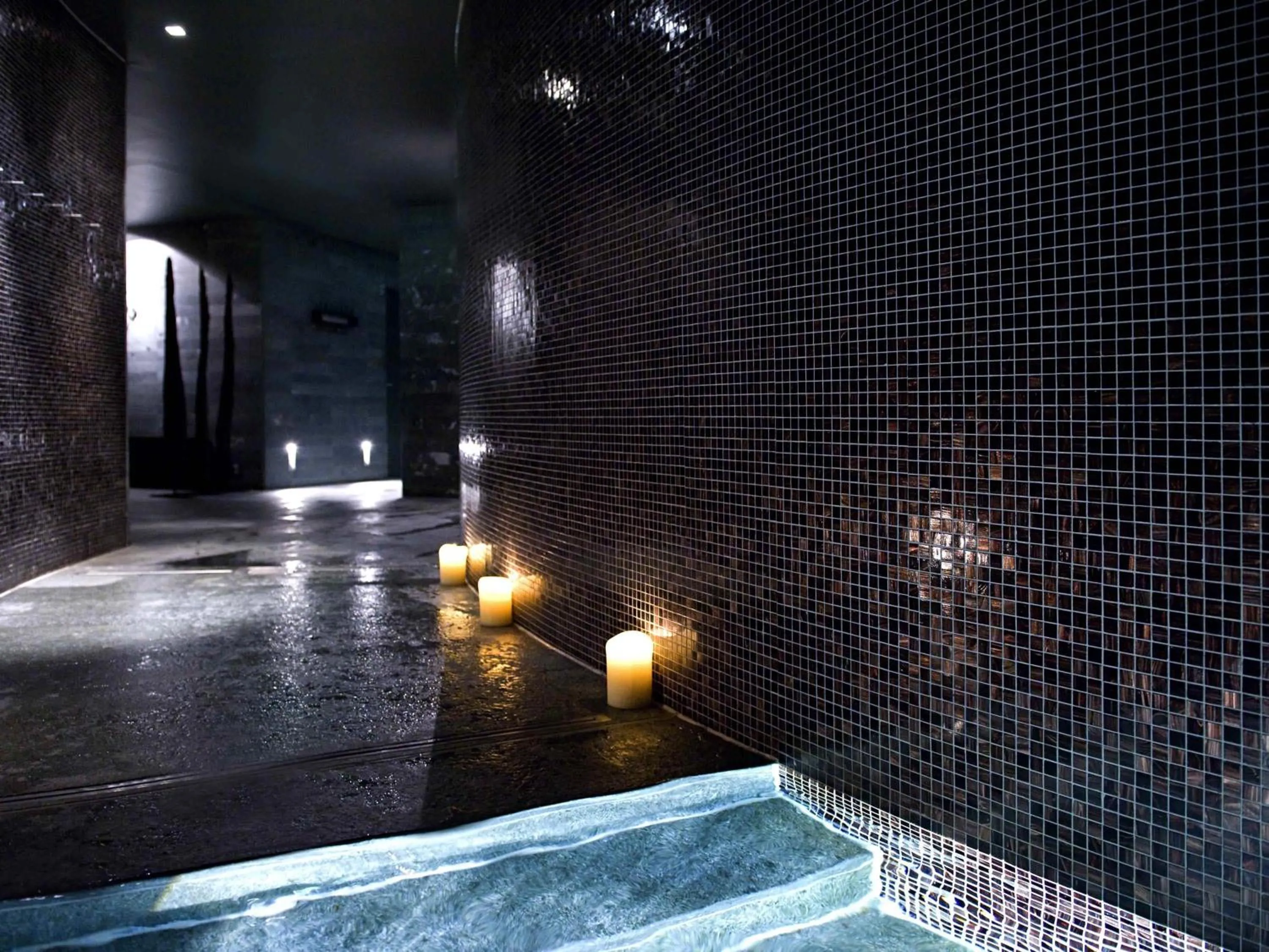 Pool view in Sofitel Munich Bayerpost