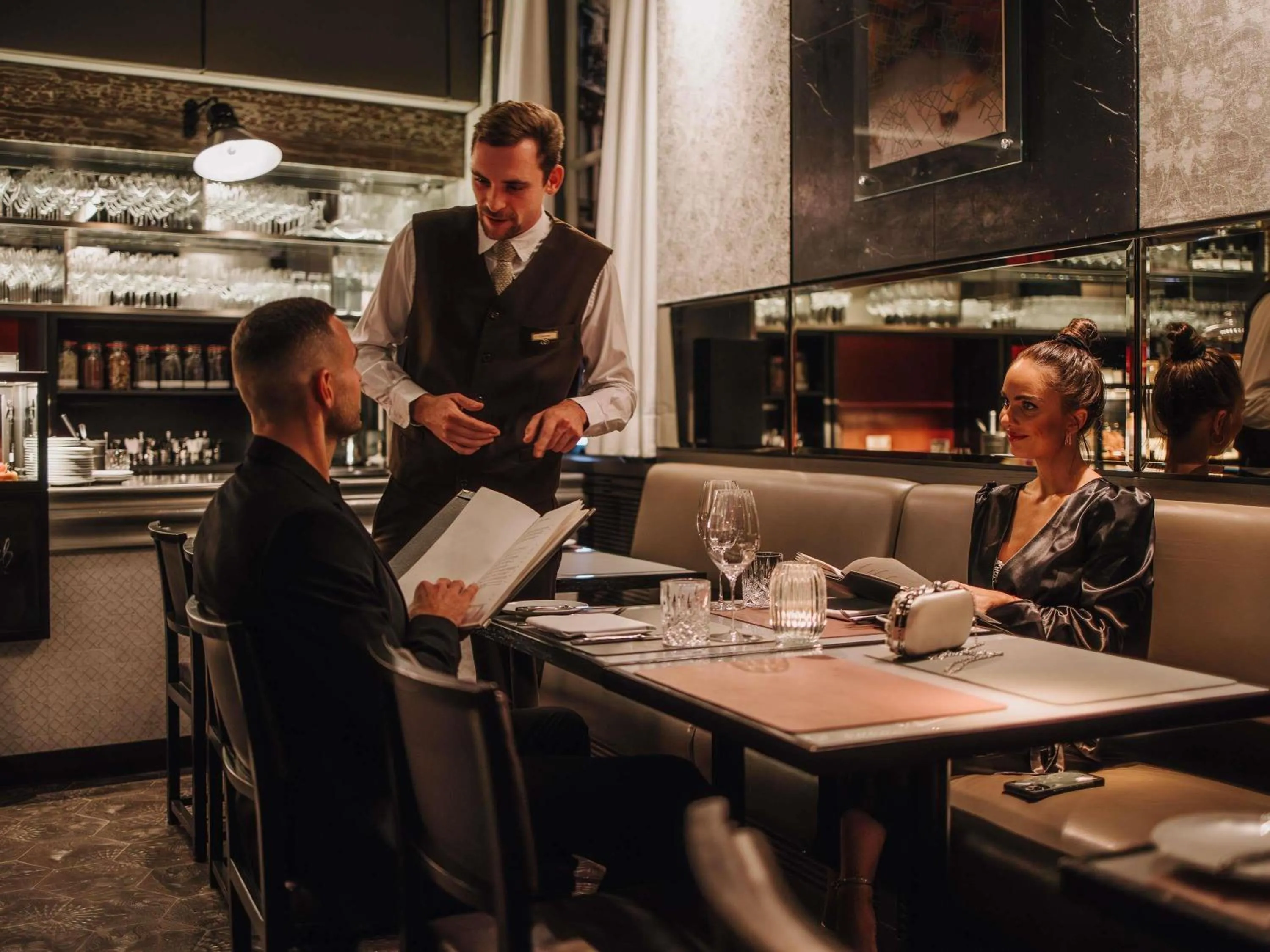 Restaurant/places to eat in Sofitel Munich Bayerpost