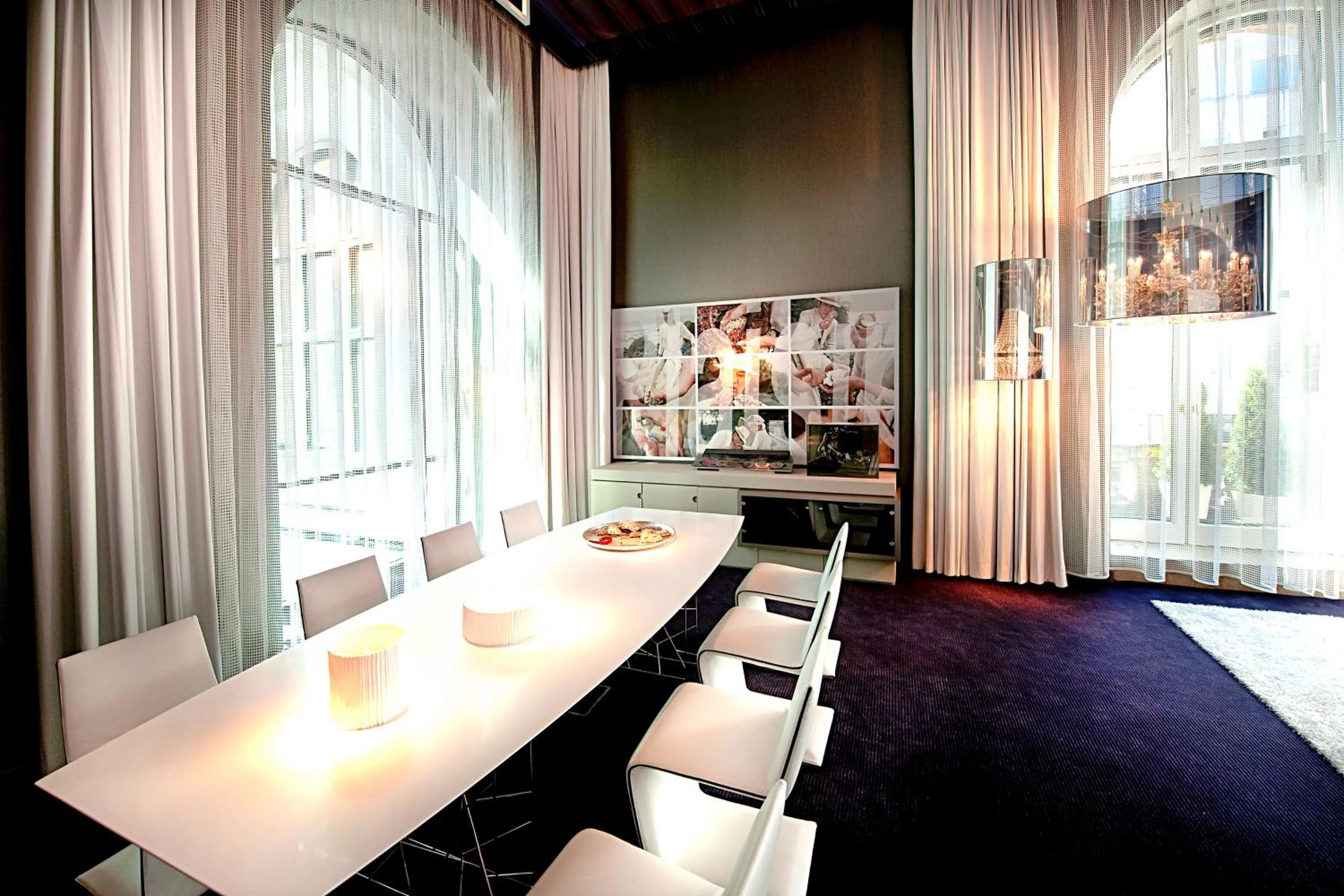 Living room in Sofitel Munich Bayerpost