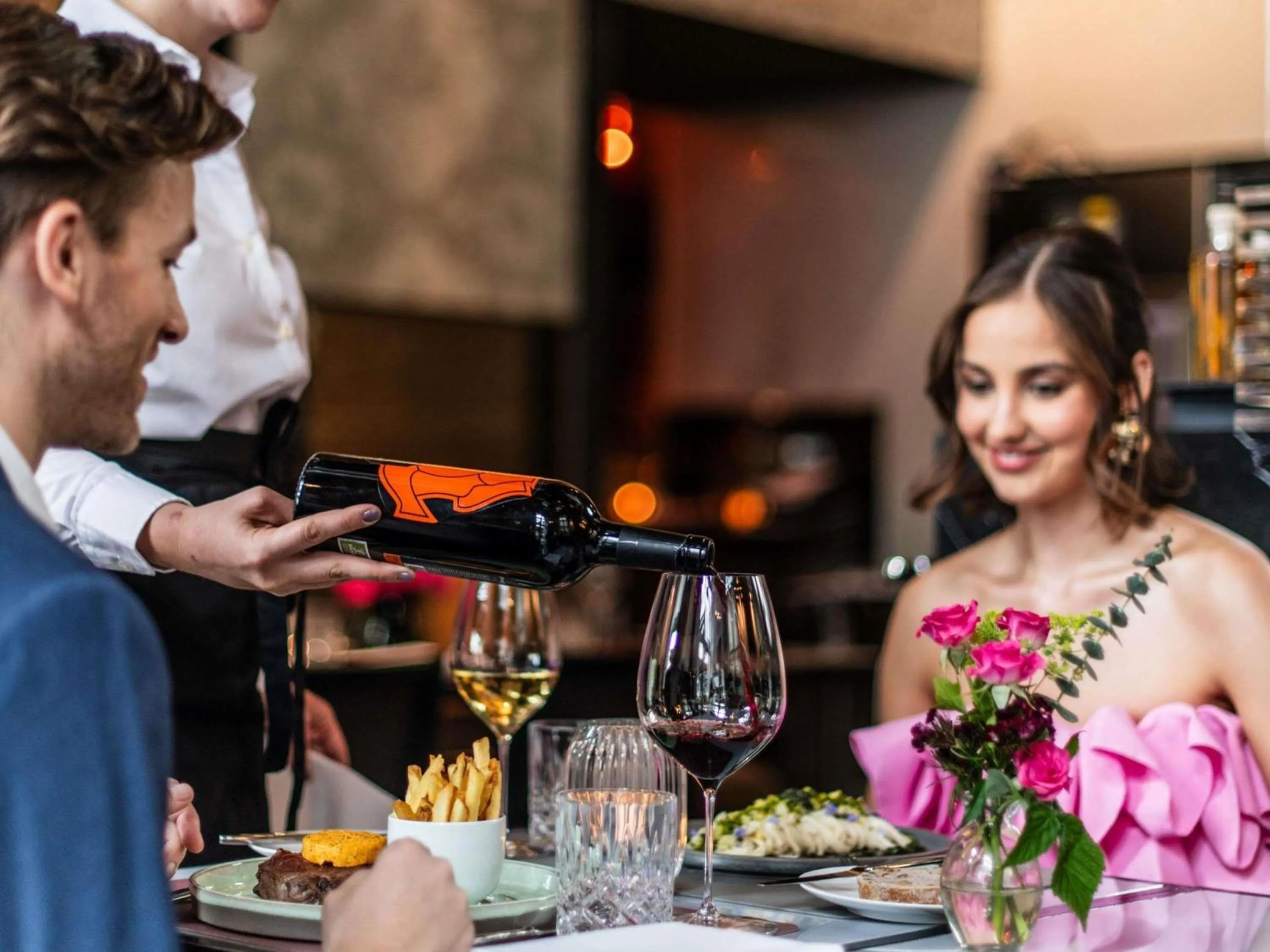 Restaurant/places to eat in Sofitel Munich Bayerpost