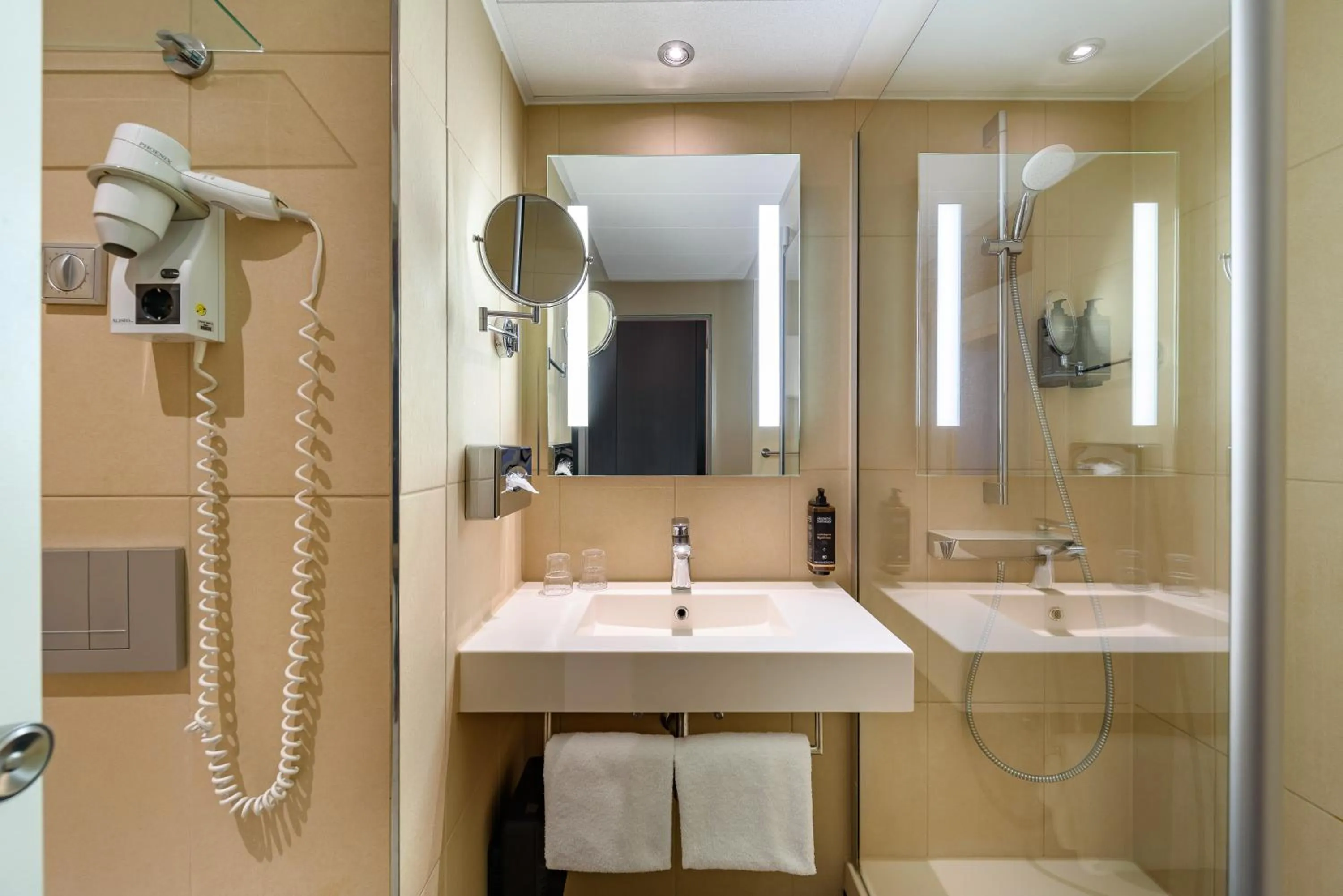 Bathroom in Mercure Hotel Hannover City