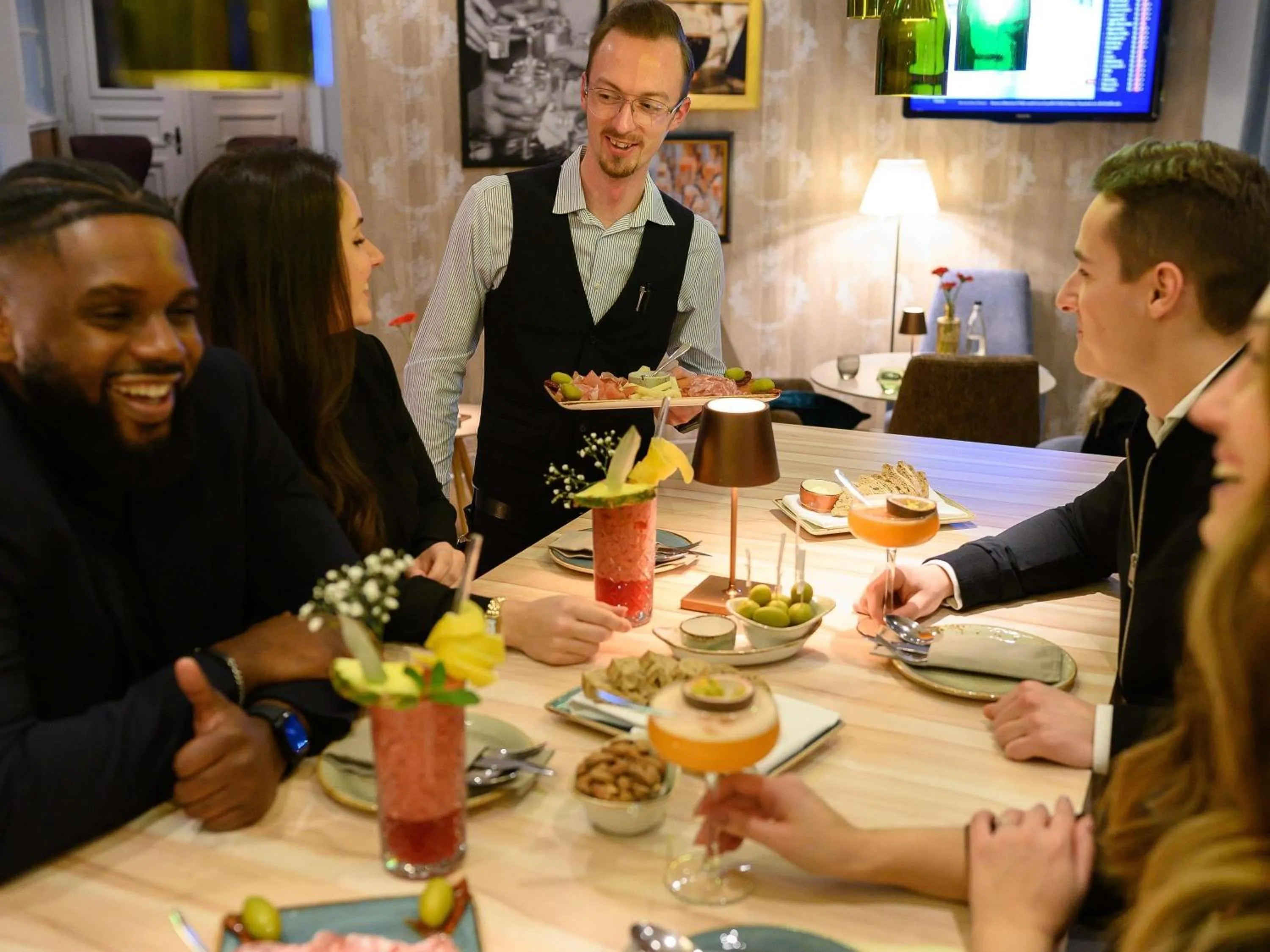 Lounge or bar in Mercure Hotel Hannover City