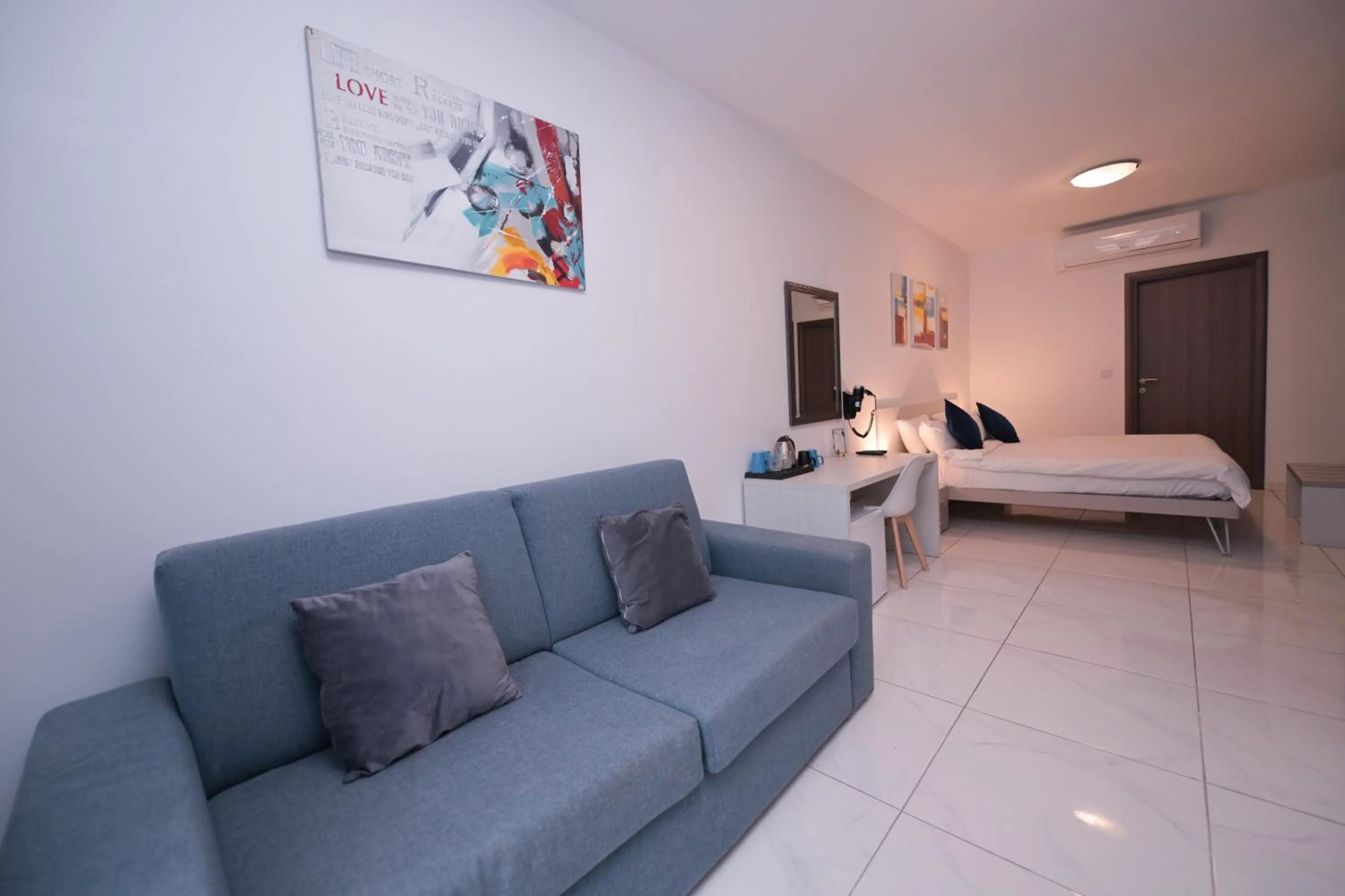 Bed in The Exiles Hotel