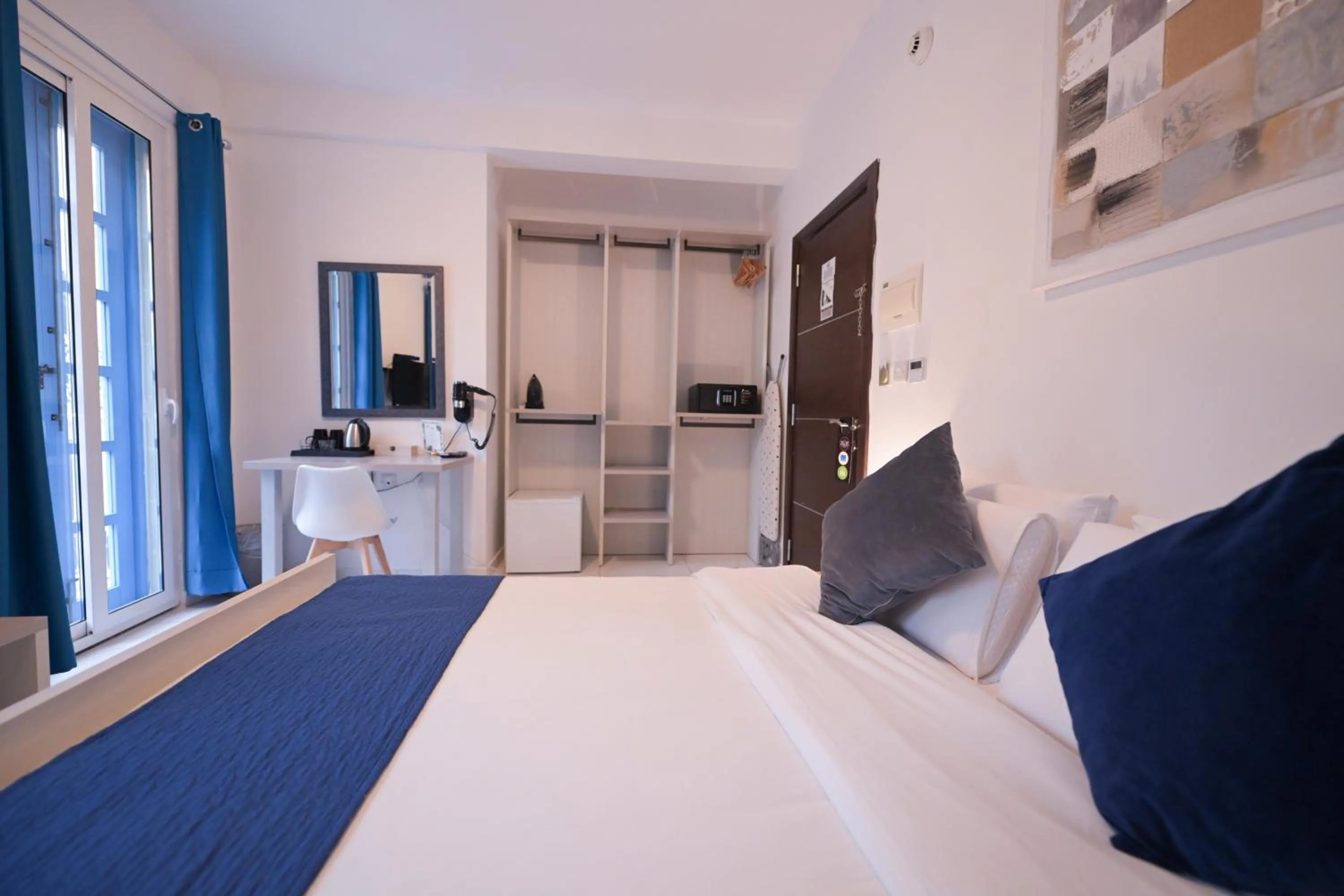 Bed in The Exiles Hotel