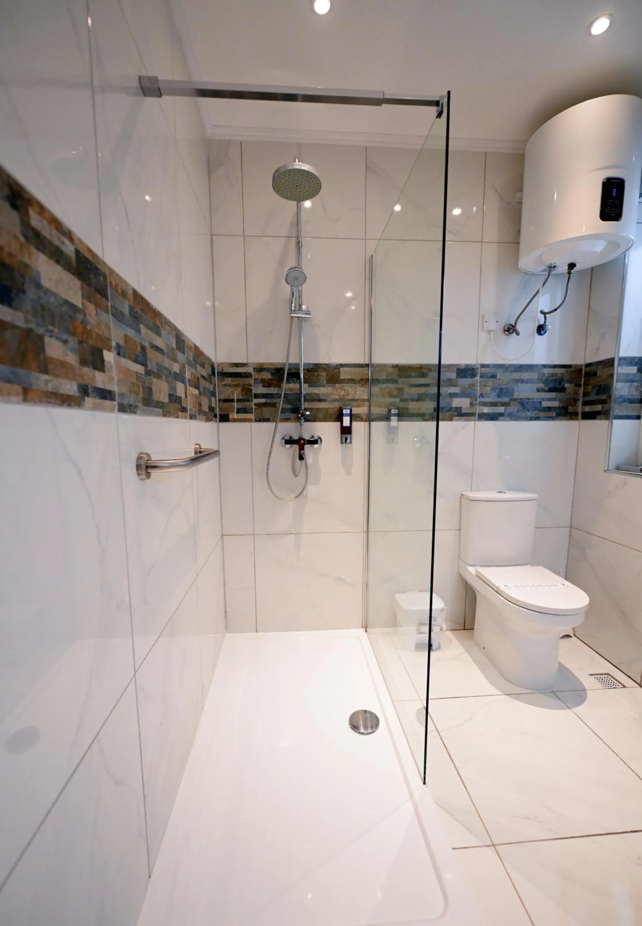 Shower in The Exiles Hotel