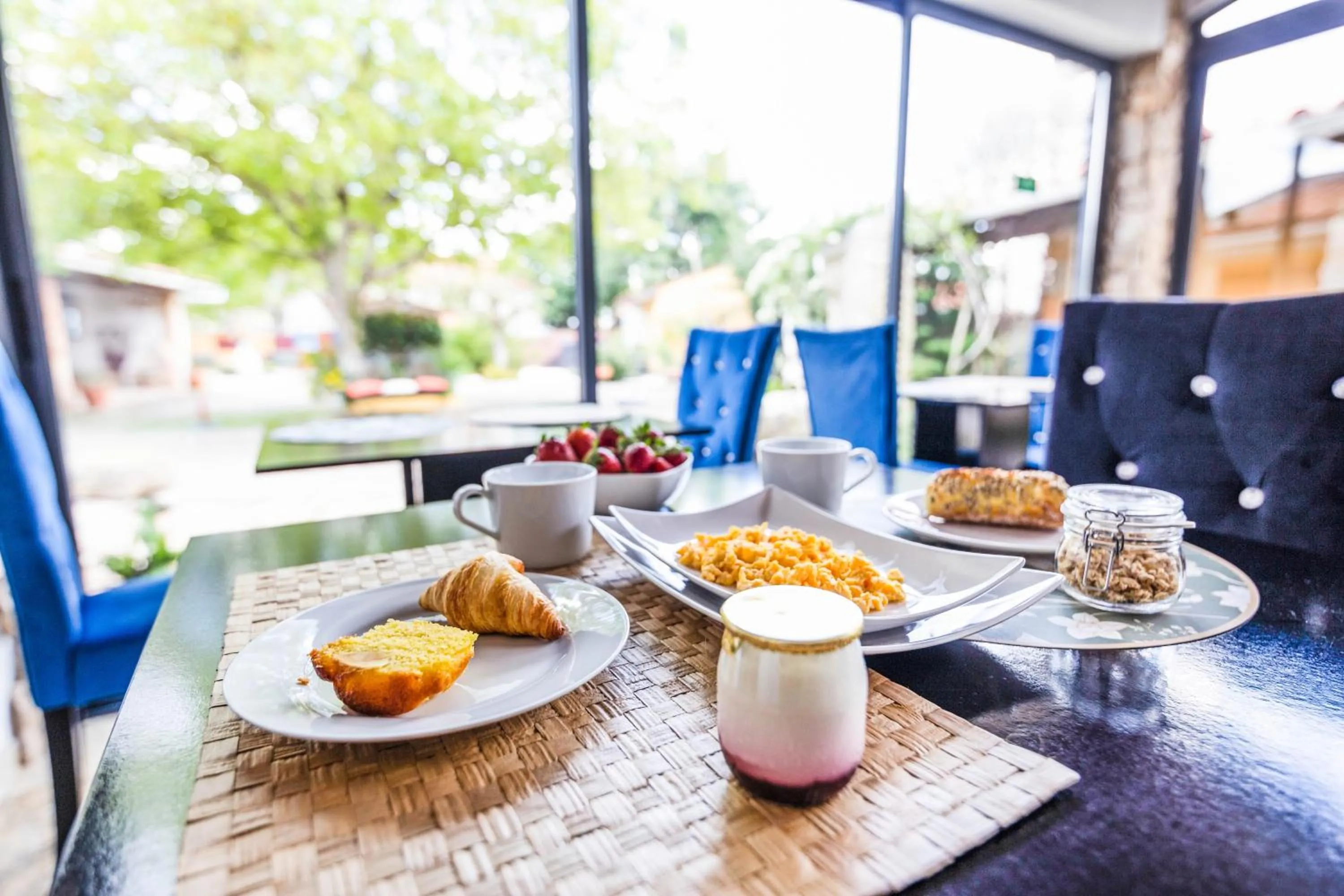 Breakfast in Refúgio das Artes Guesthouse