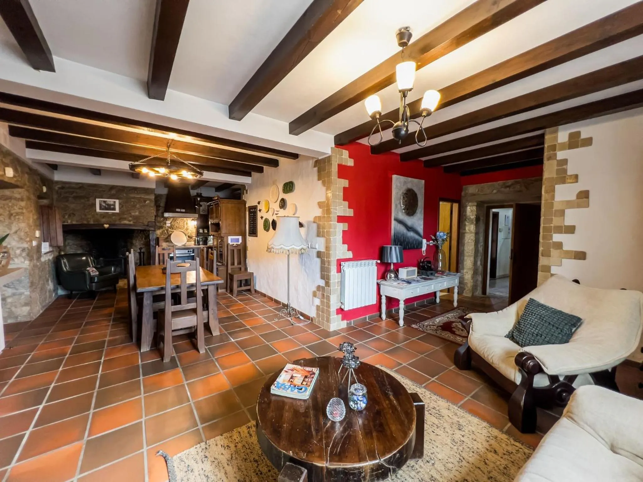 Communal lounge/ TV room in Refúgio das Artes Guesthouse