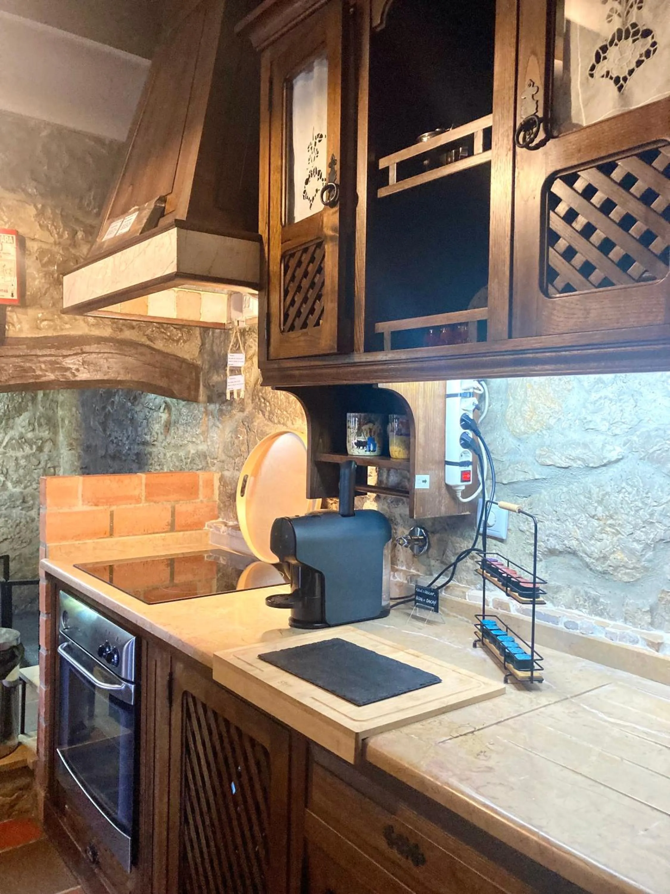 Communal kitchen in Refúgio das Artes Guesthouse