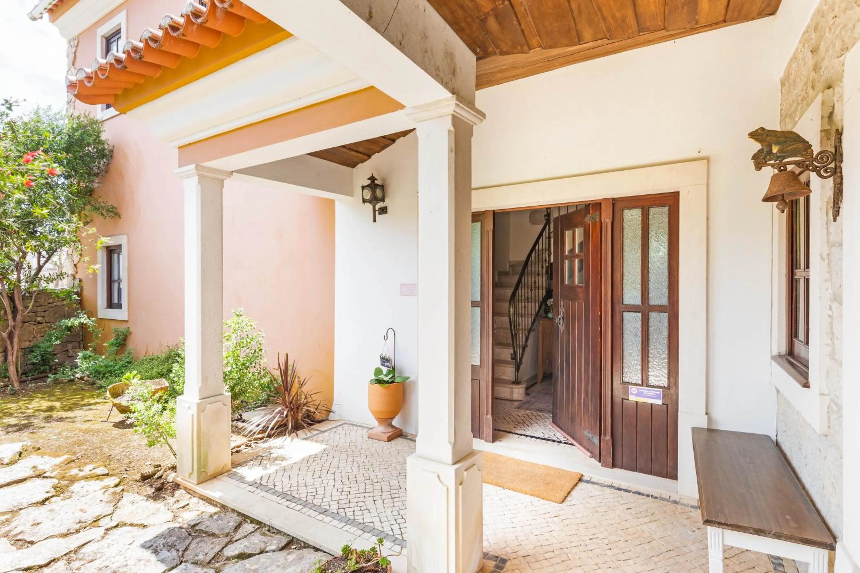 Facade/entrance in Refúgio das Artes Guesthouse