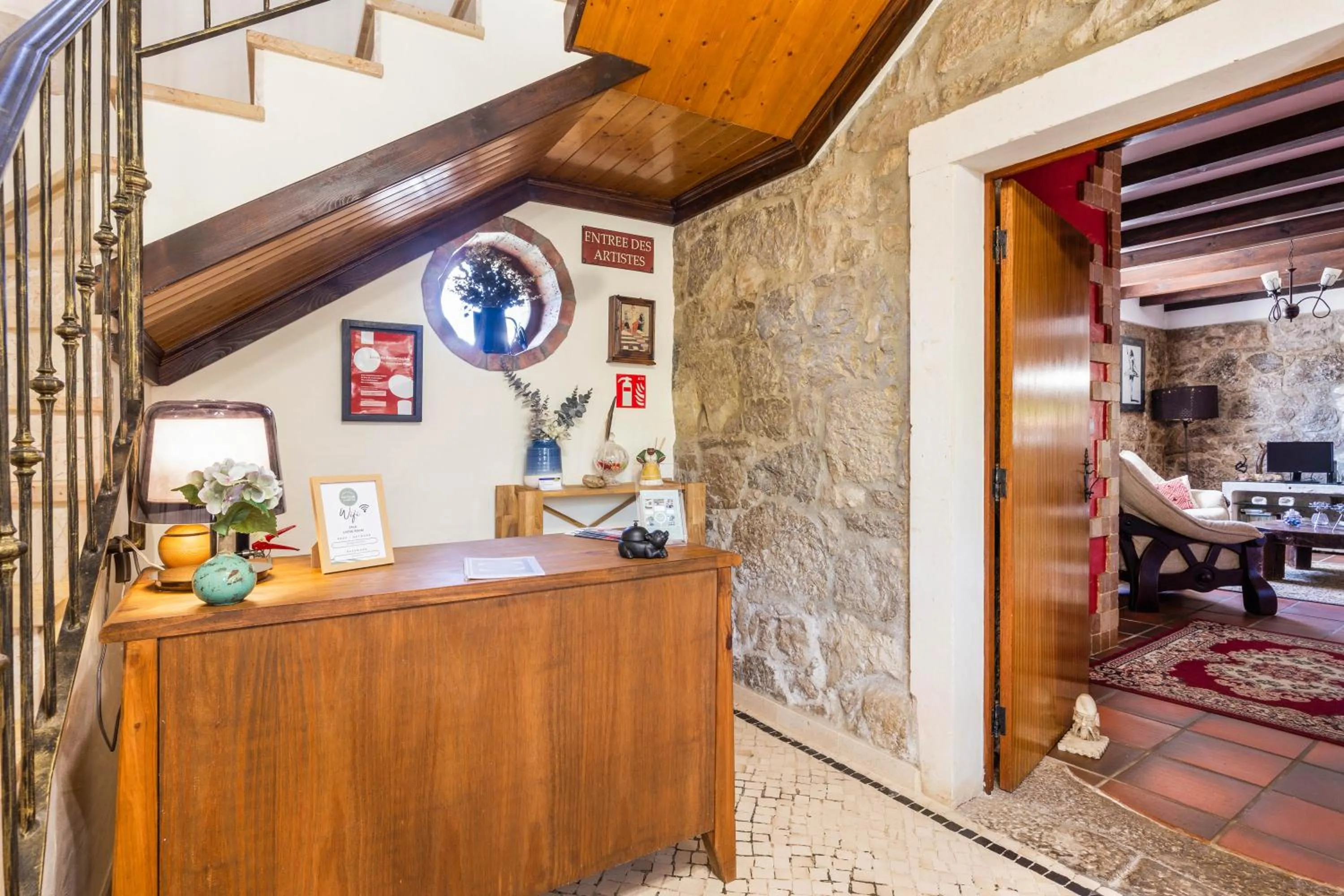 Lobby or reception in Refúgio das Artes Guesthouse