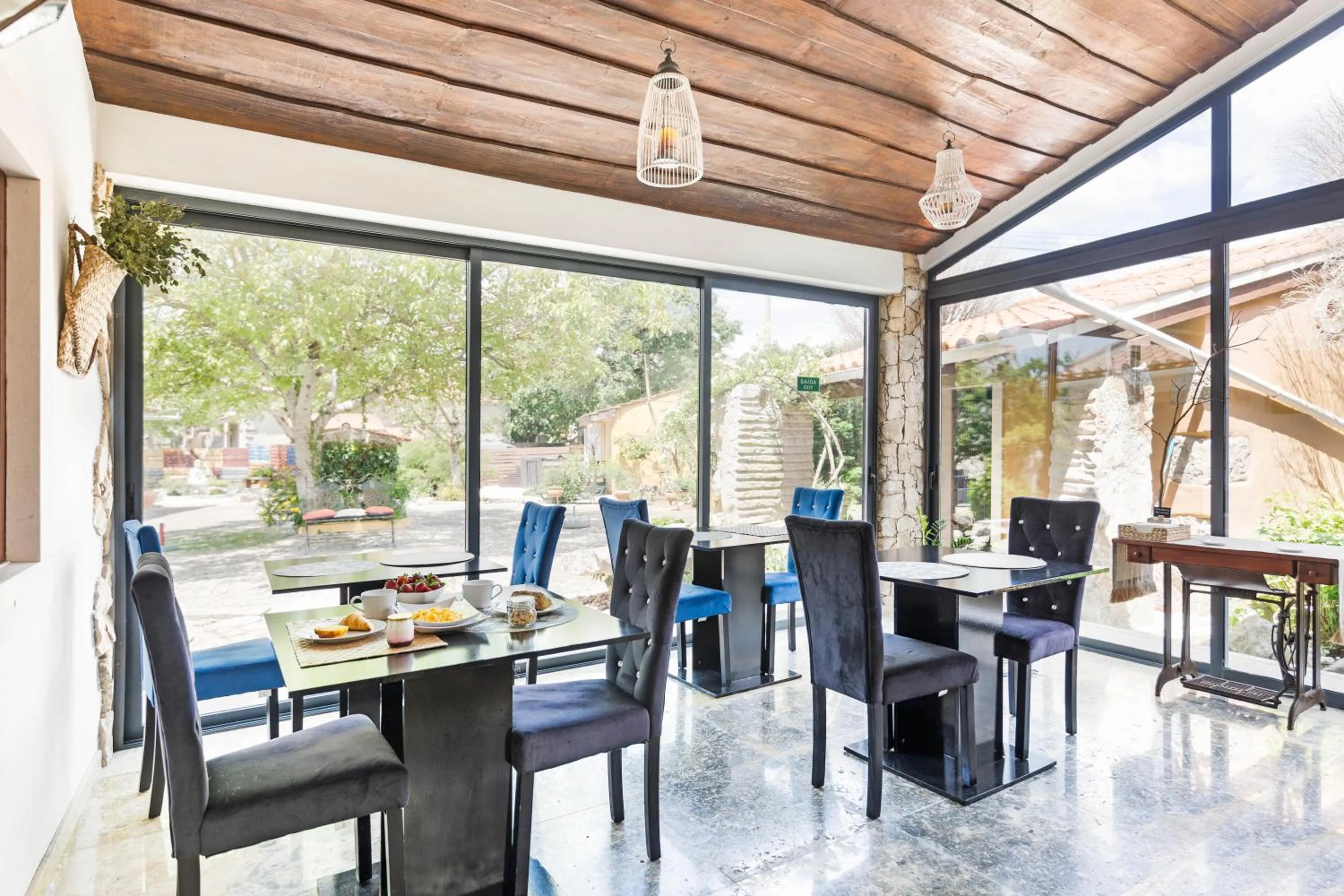 Breakfast in Refúgio das Artes Guesthouse