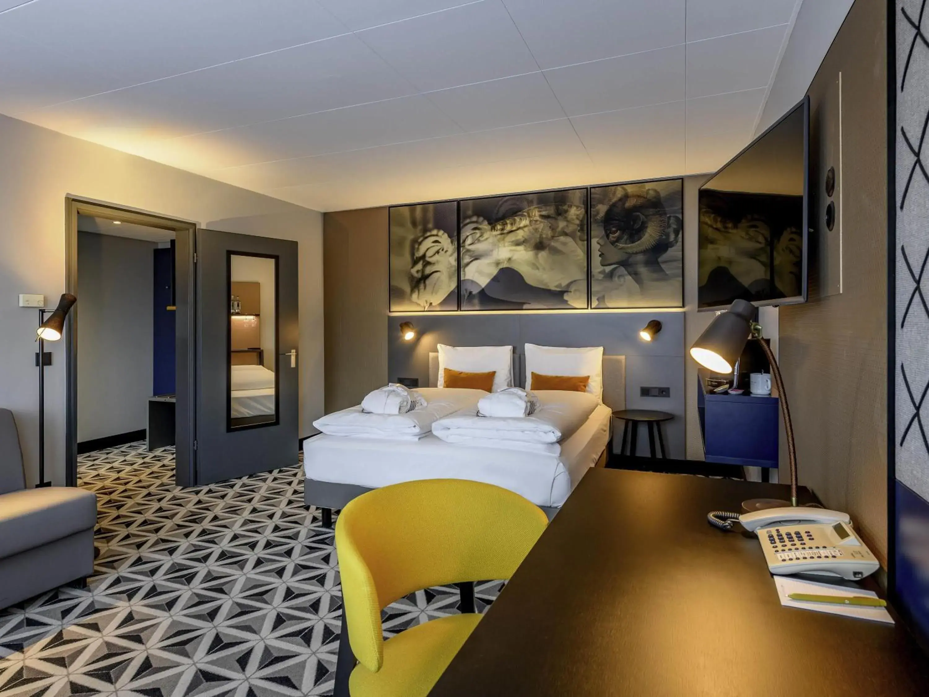 Superior Double Room in Mercure Hotel Freiburg am Münster Superior Double Room in Mercure Hotel Freiburg am Münster