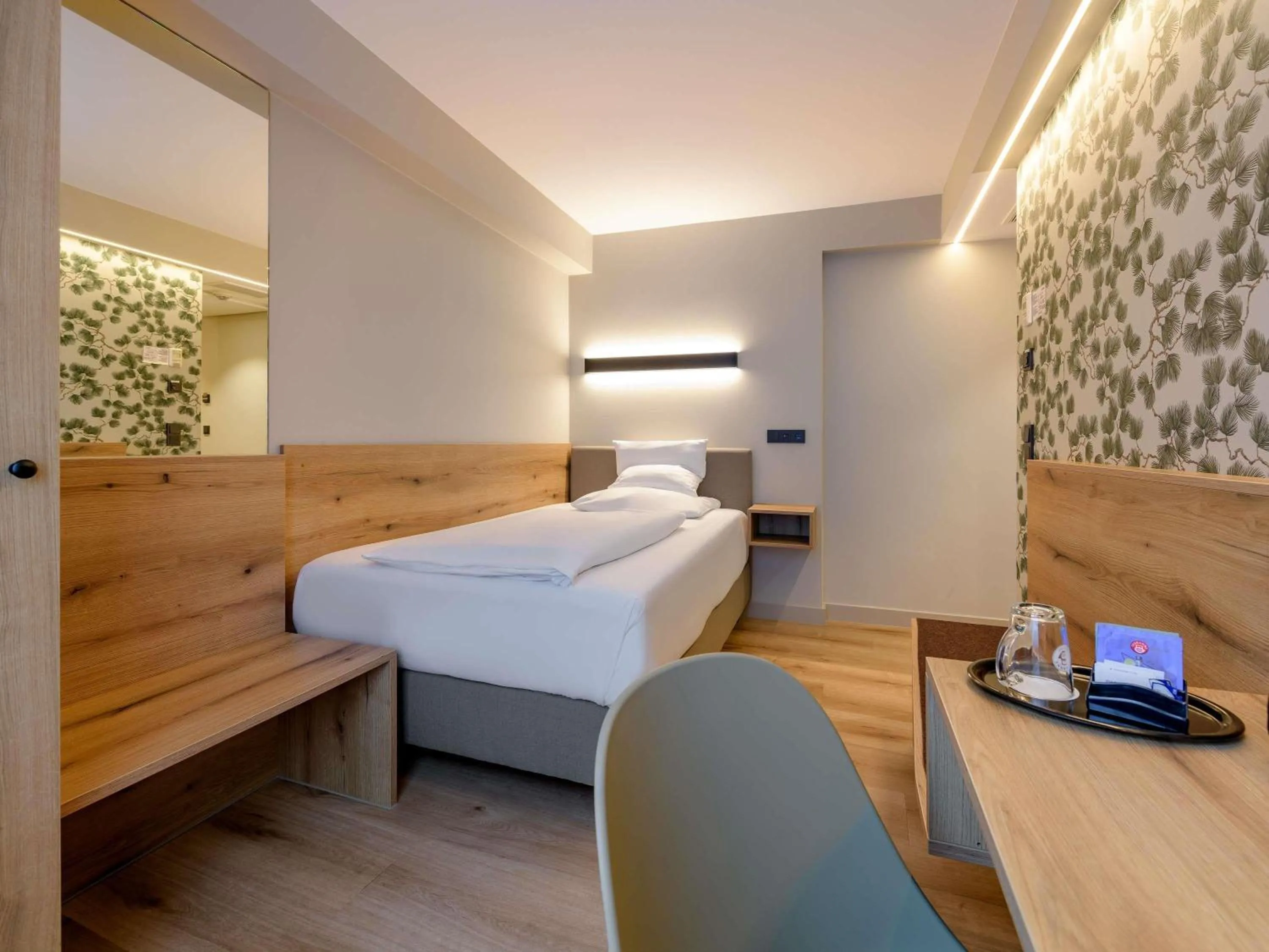 Bedroom, Bed in Mercure Hotel München Altstadt