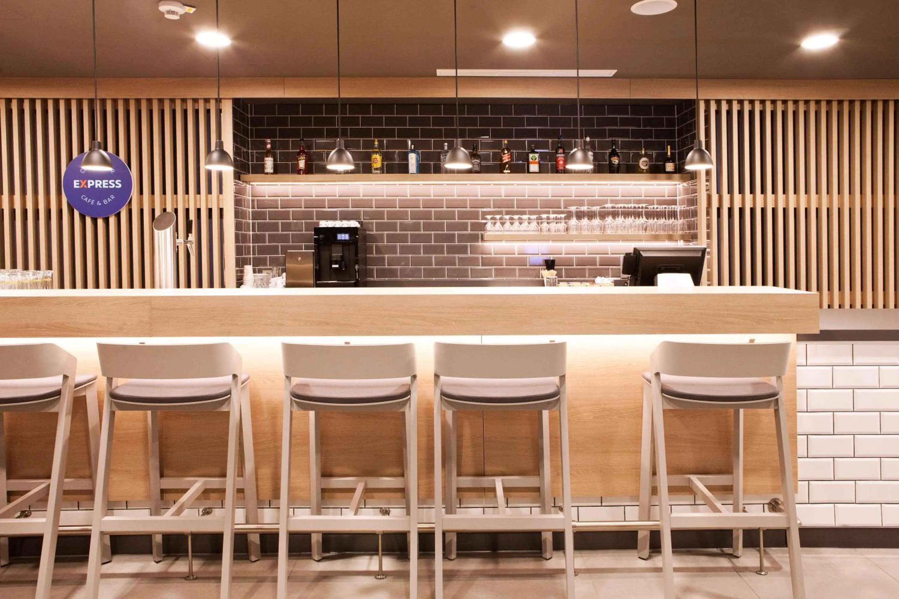 Lounge or bar in Holiday Inn Express Munich - Olching by IHG