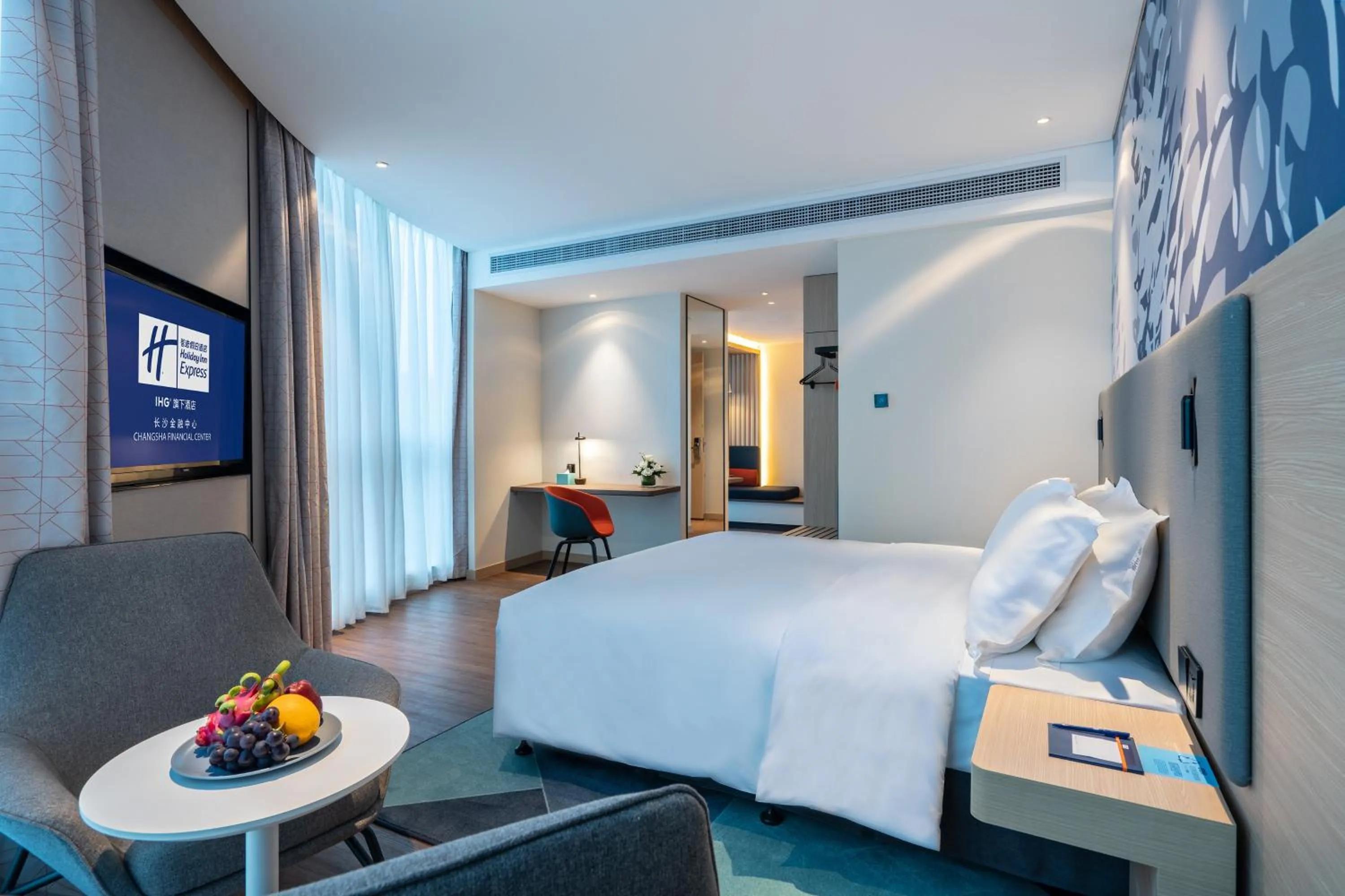 Photo of the whole room in Holiday Inn Express Changsha Wuyi Plaza by IHG