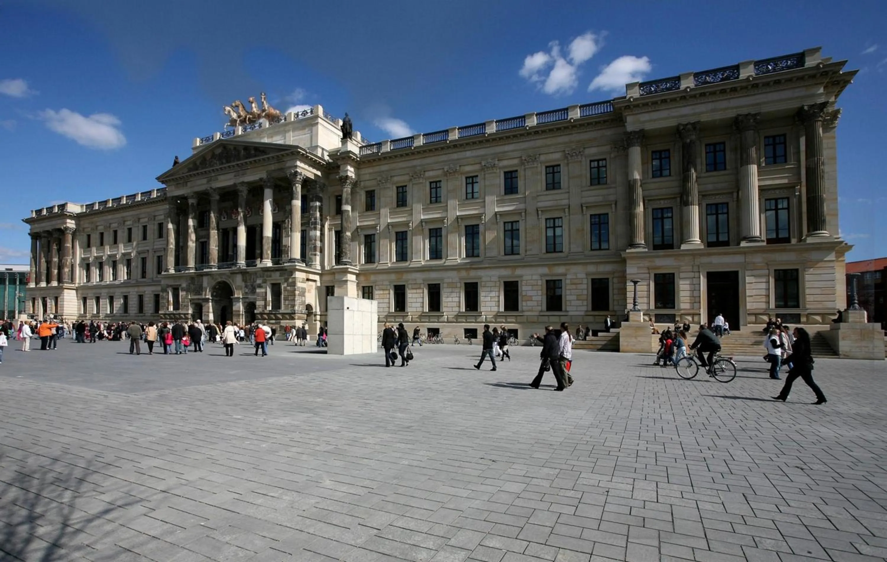 Shopping Area in ACHAT Hotel Braunschweig