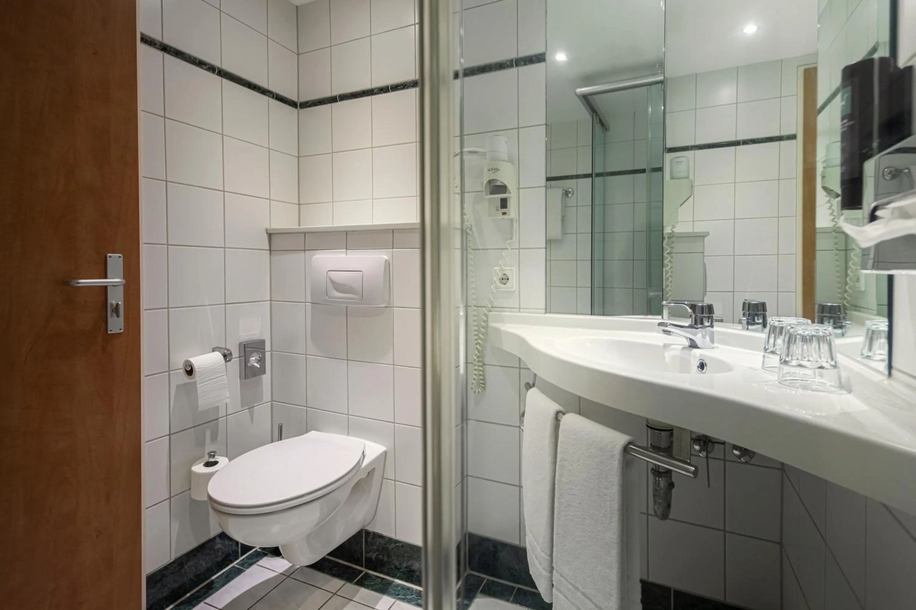 Bathroom in ACHAT Hotel Braunschweig