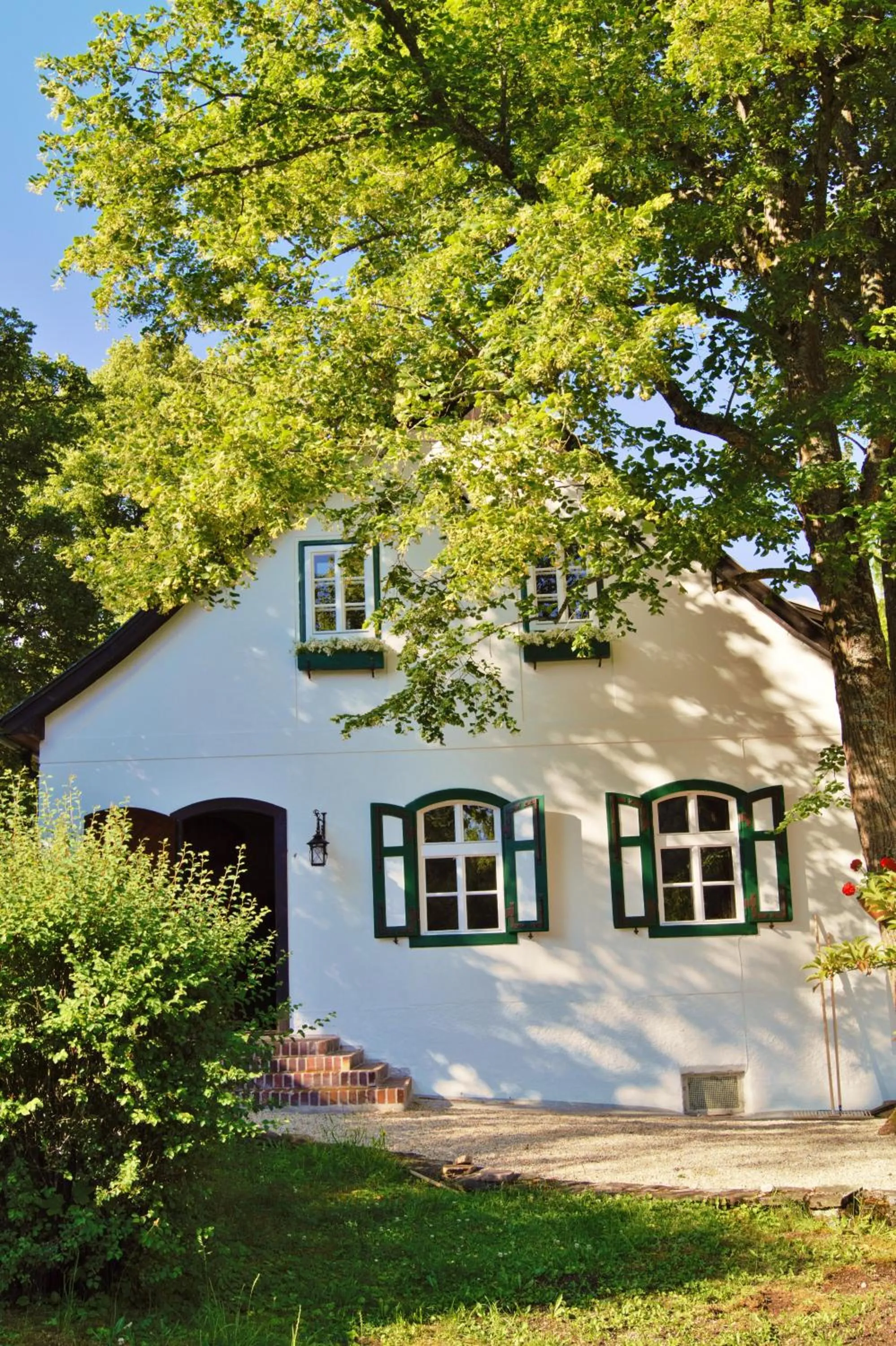 Property building in LANDSITZ OBERHOF petit hôtel
