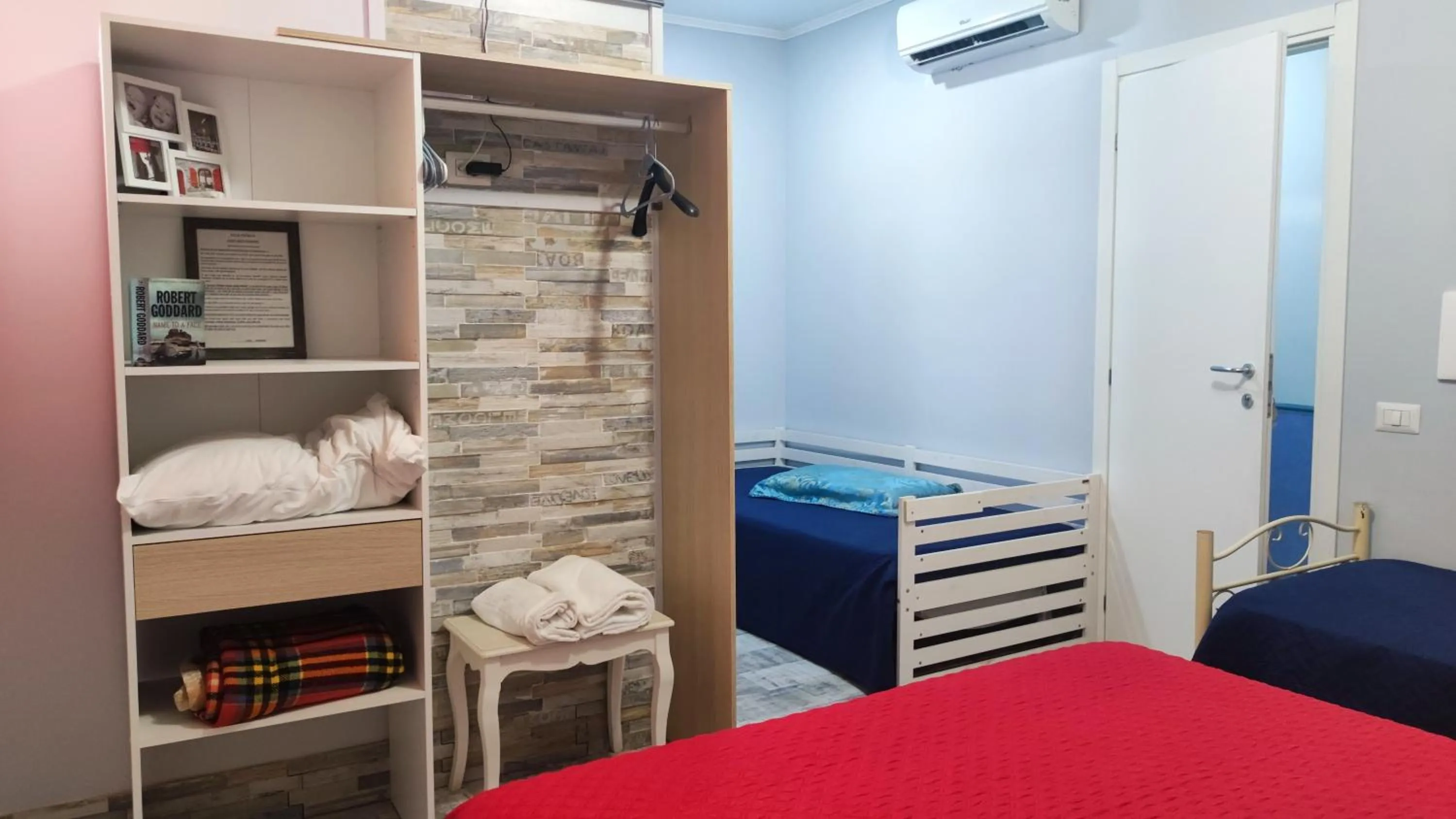 Comfort Triple Room with Shower in La Villa Franca Pompeii
