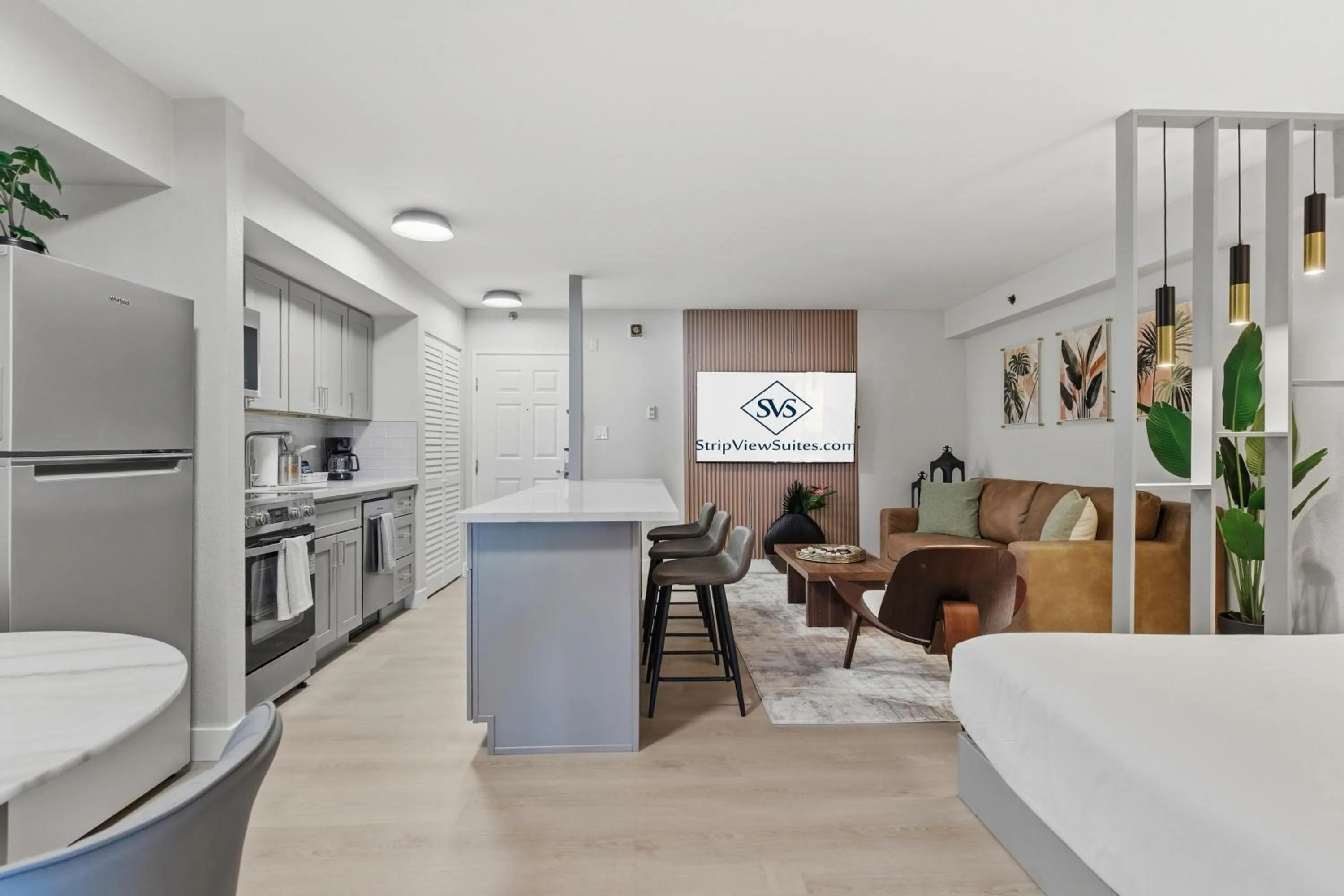 Kitchen or kitchenette in StripViewSuites at Jockey Club