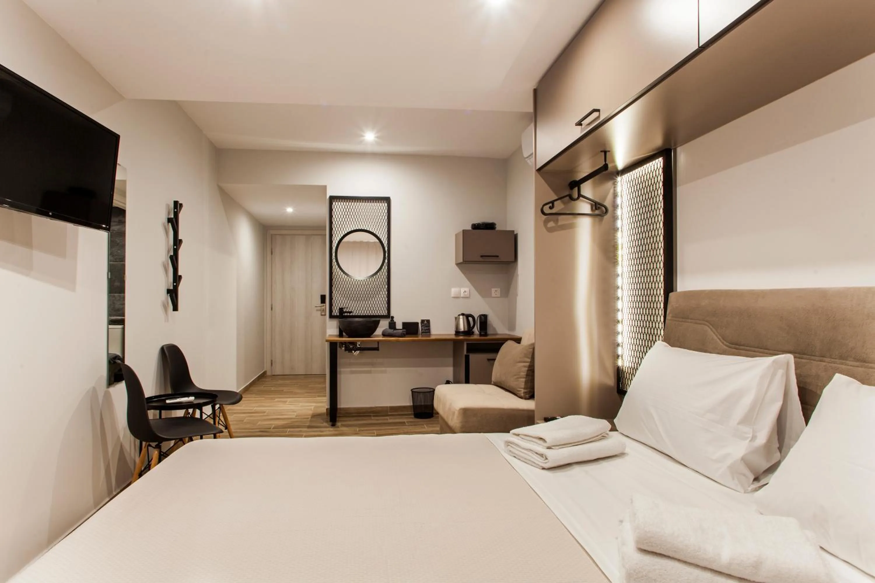 Bed in Raise The Heraklion Project