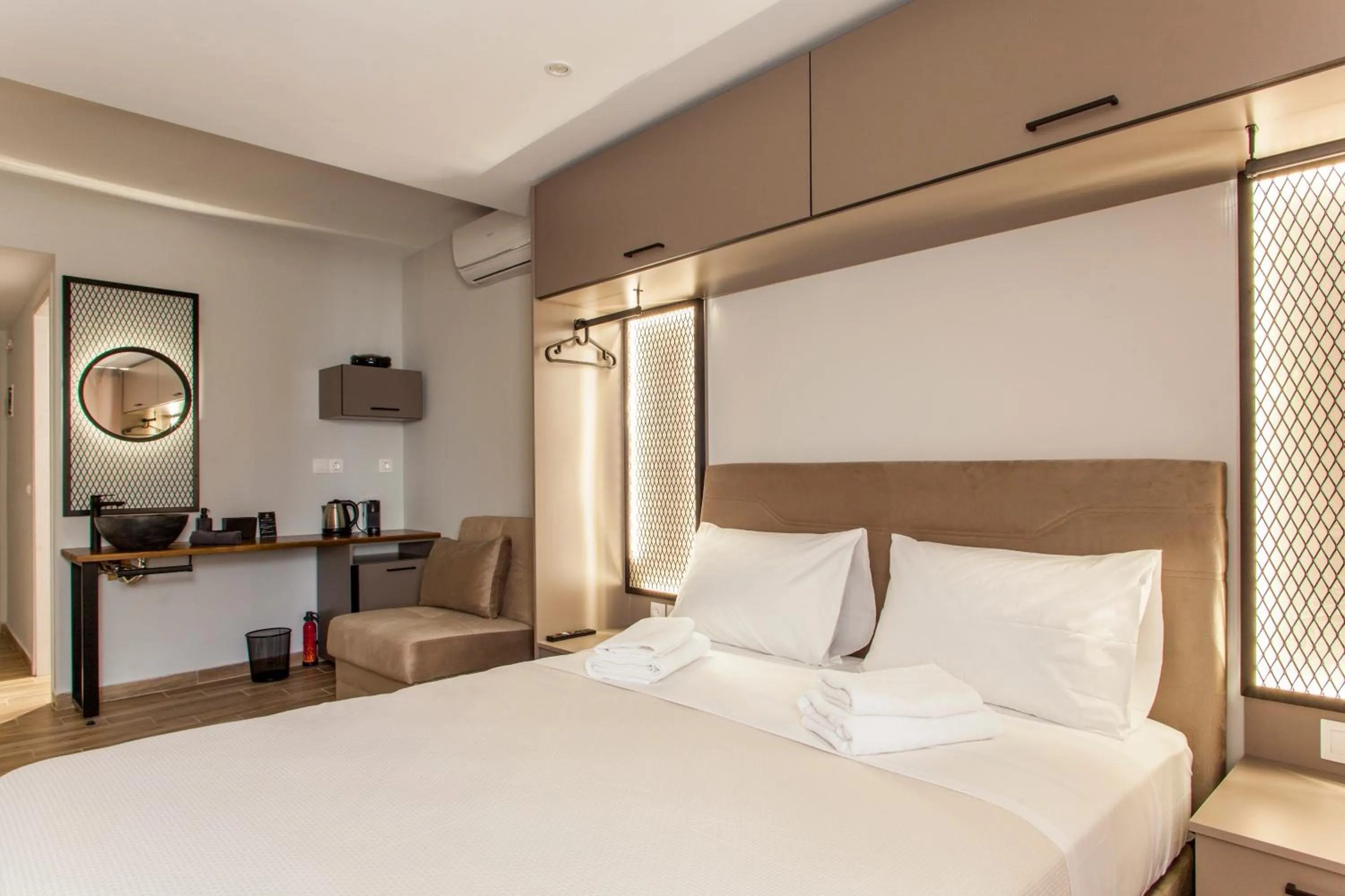 Bed in Raise The Heraklion Project