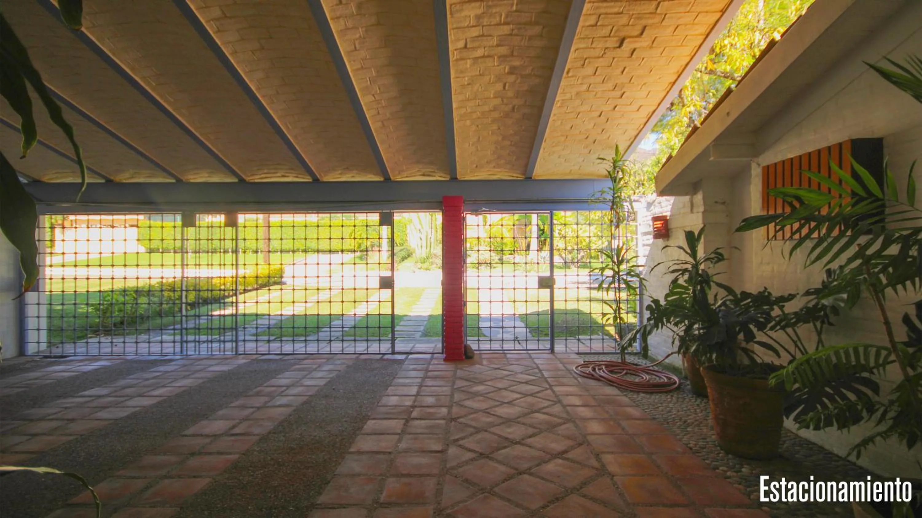 Parking in Hotel Boutique Casa Copal