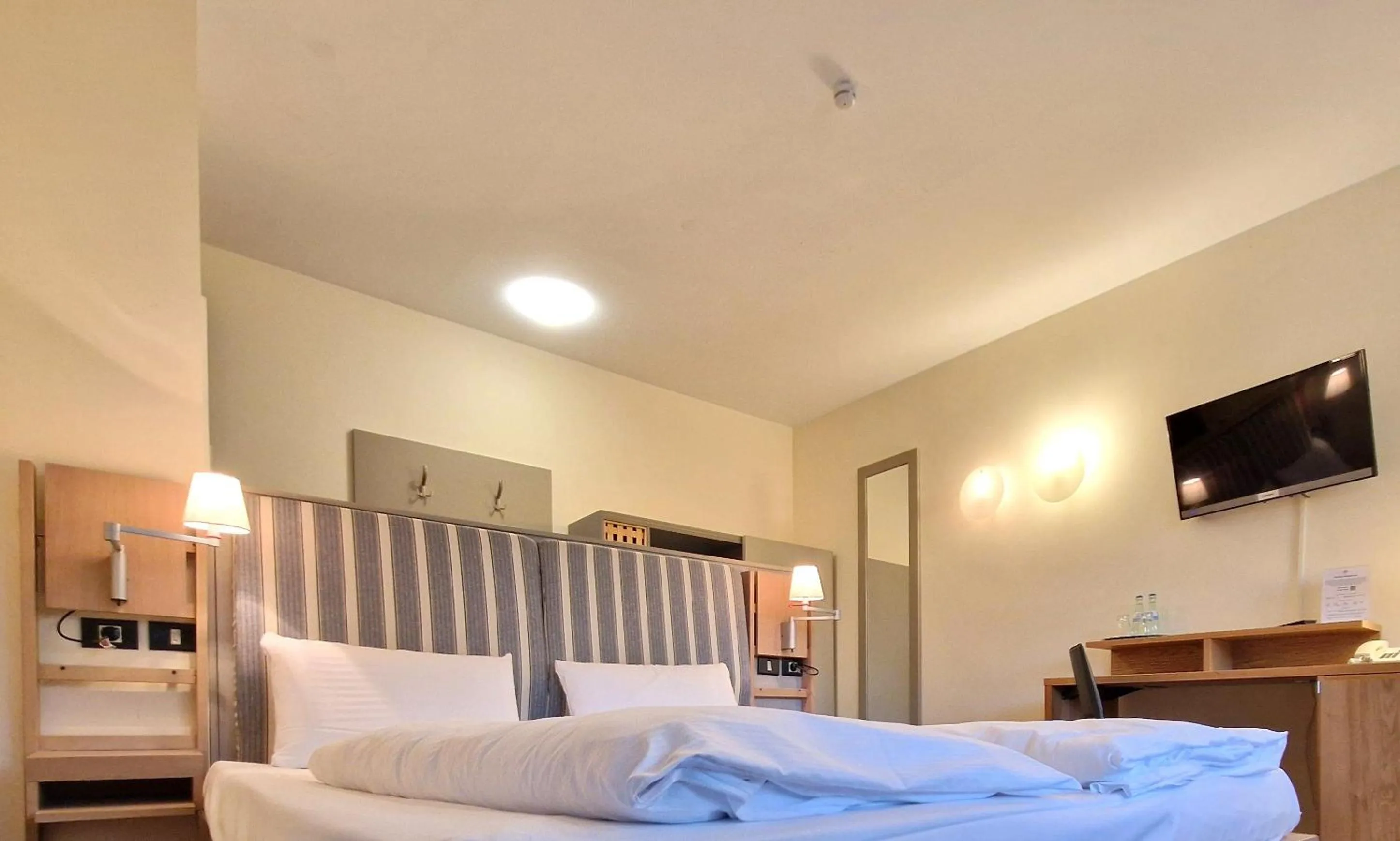 Photo of the whole room, Bed in Ringhotel Schorfheide I Waldresort Werbellinsee