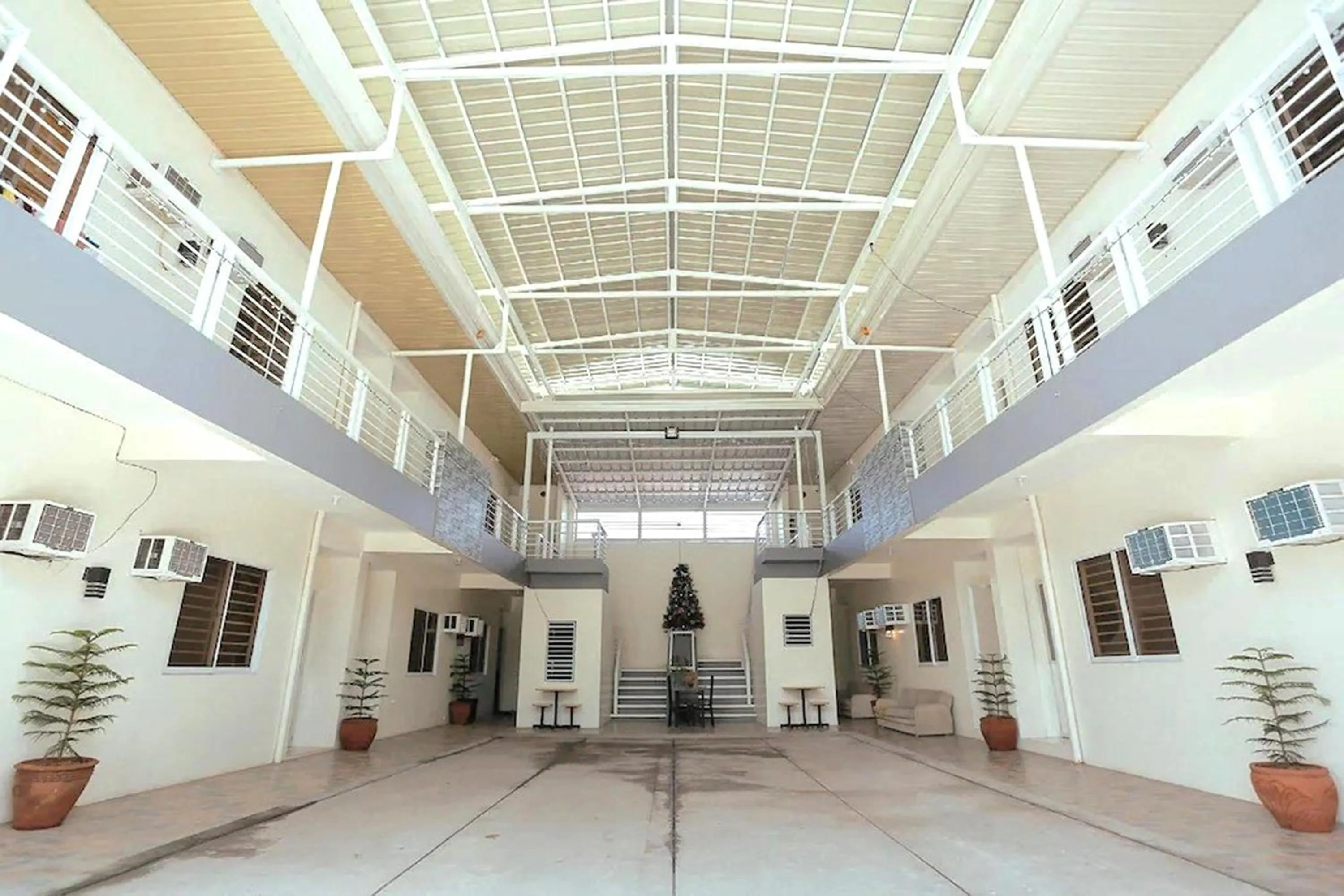 Facade/entrance in LJENJ Apartelle near Clark Airport