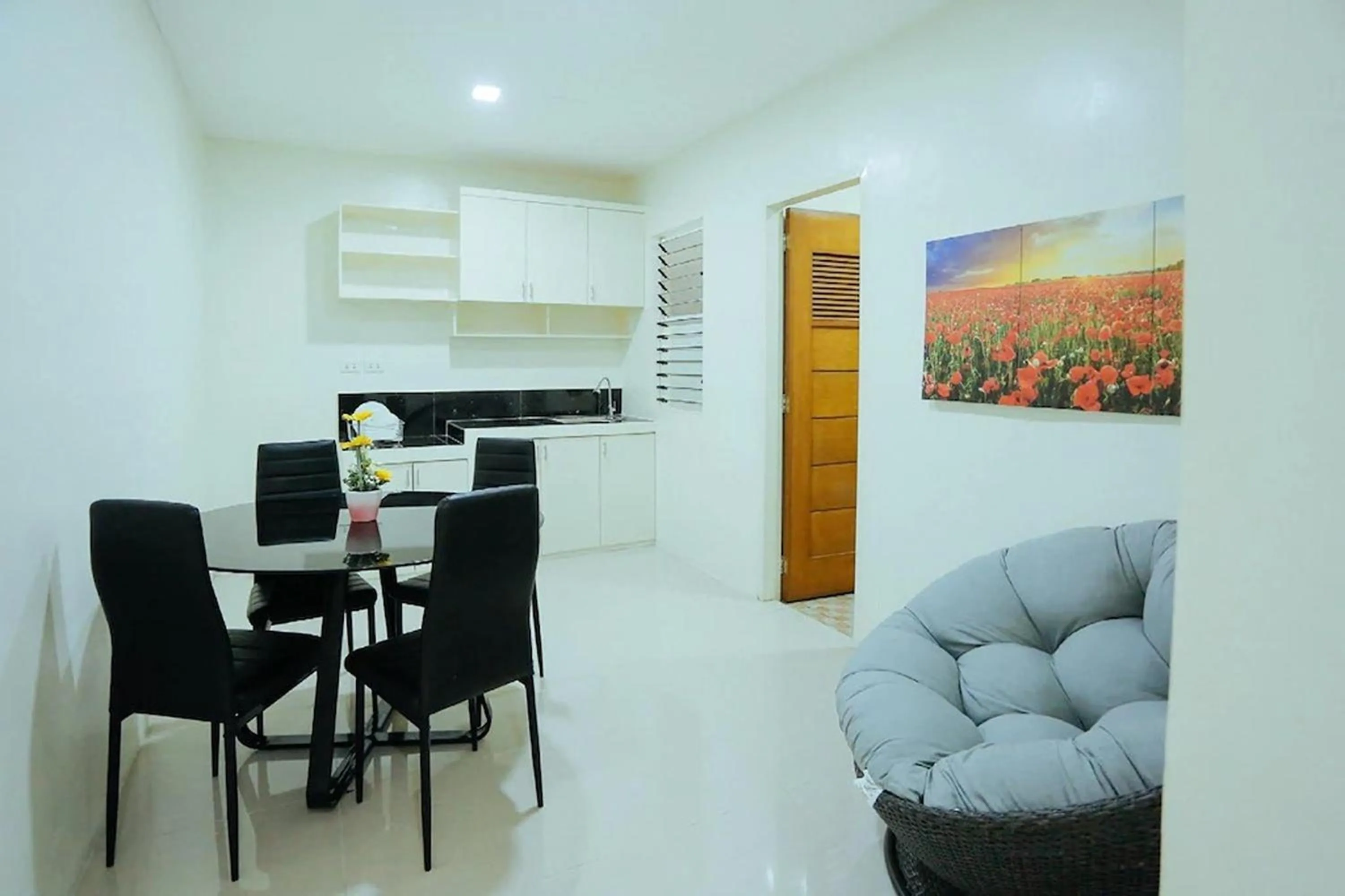 Dining area in LJENJ Apartelle near Clark Airport