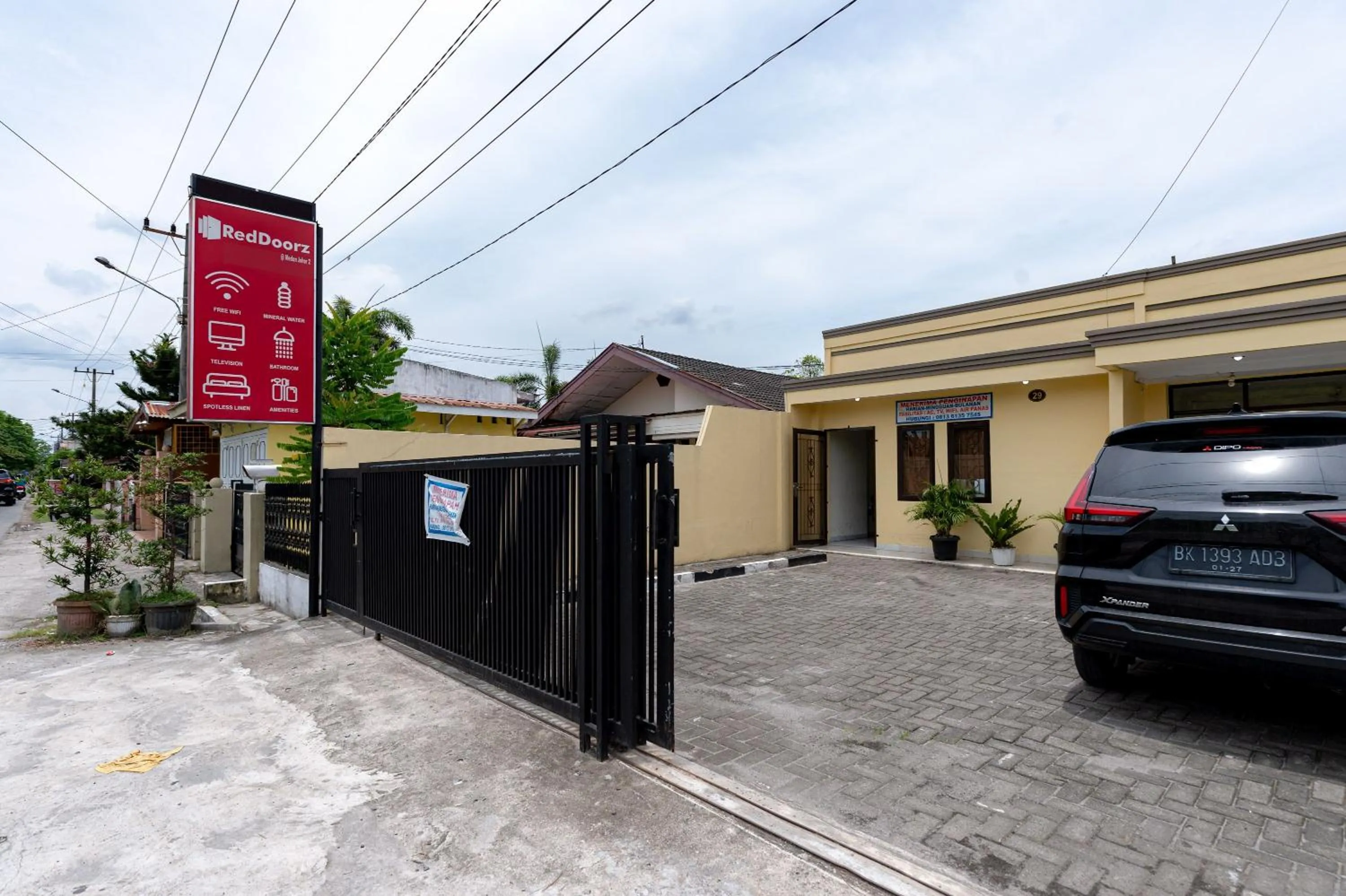 Property building in RedDoorz @ Medan Johor 2