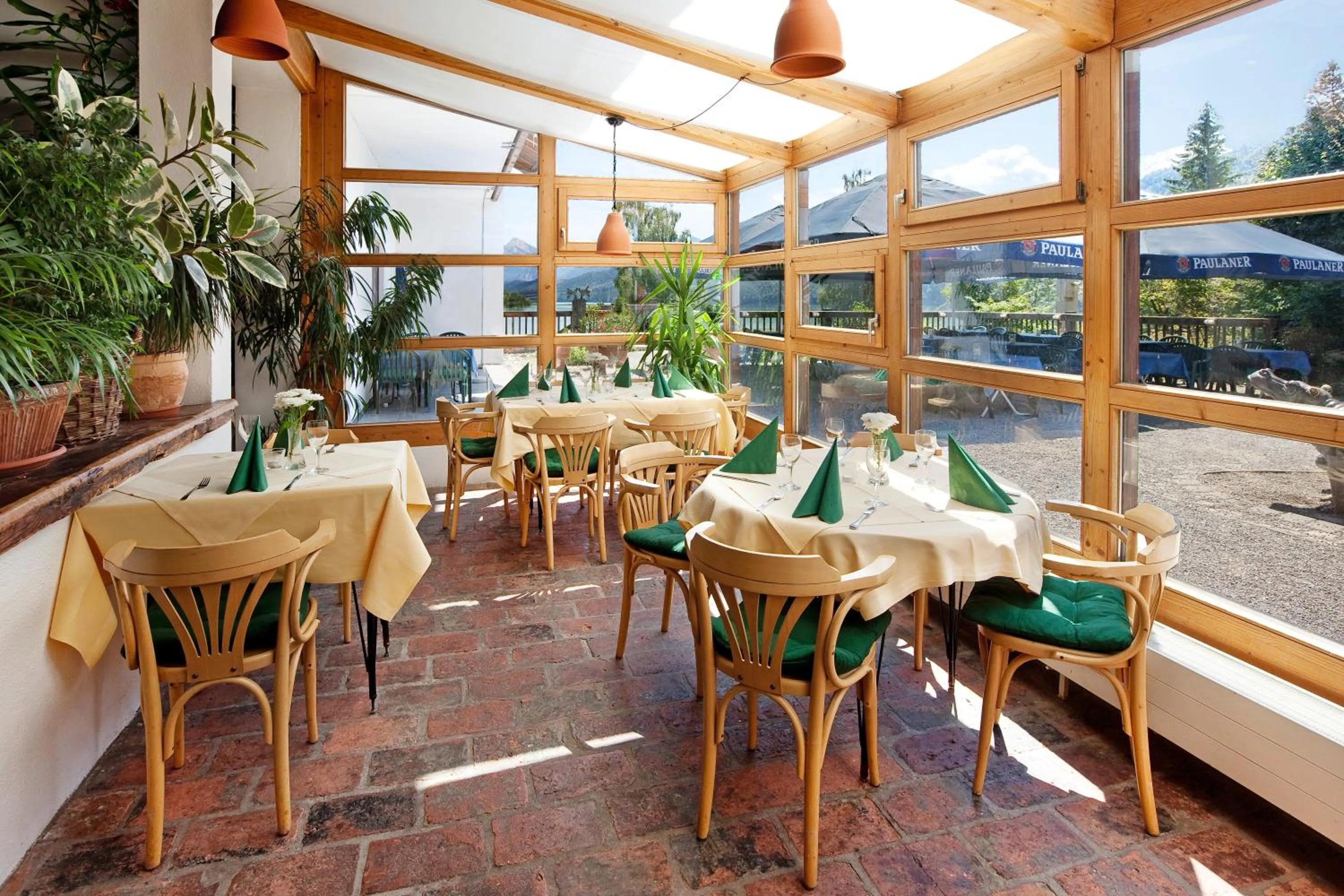 Restaurant/places to eat in Appartement-Hotel Seespitz