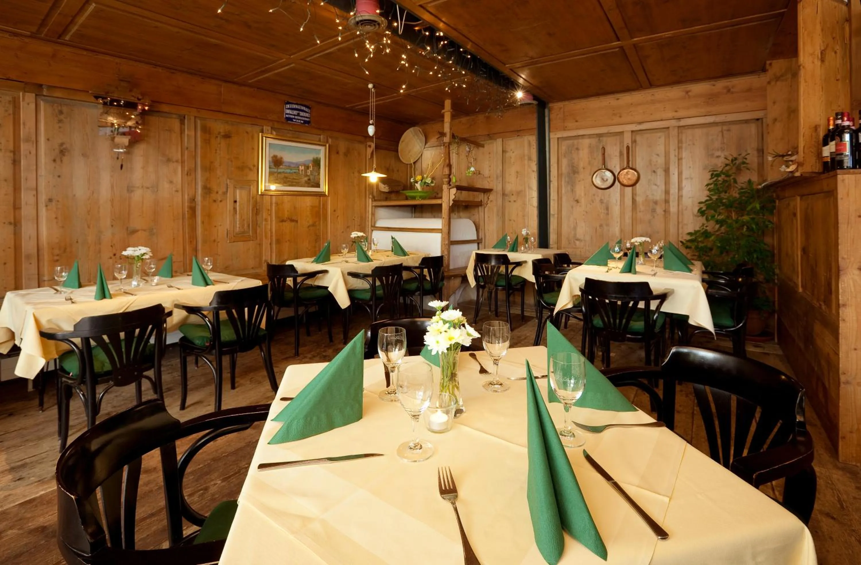 Restaurant/places to eat in Appartement-Hotel Seespitz