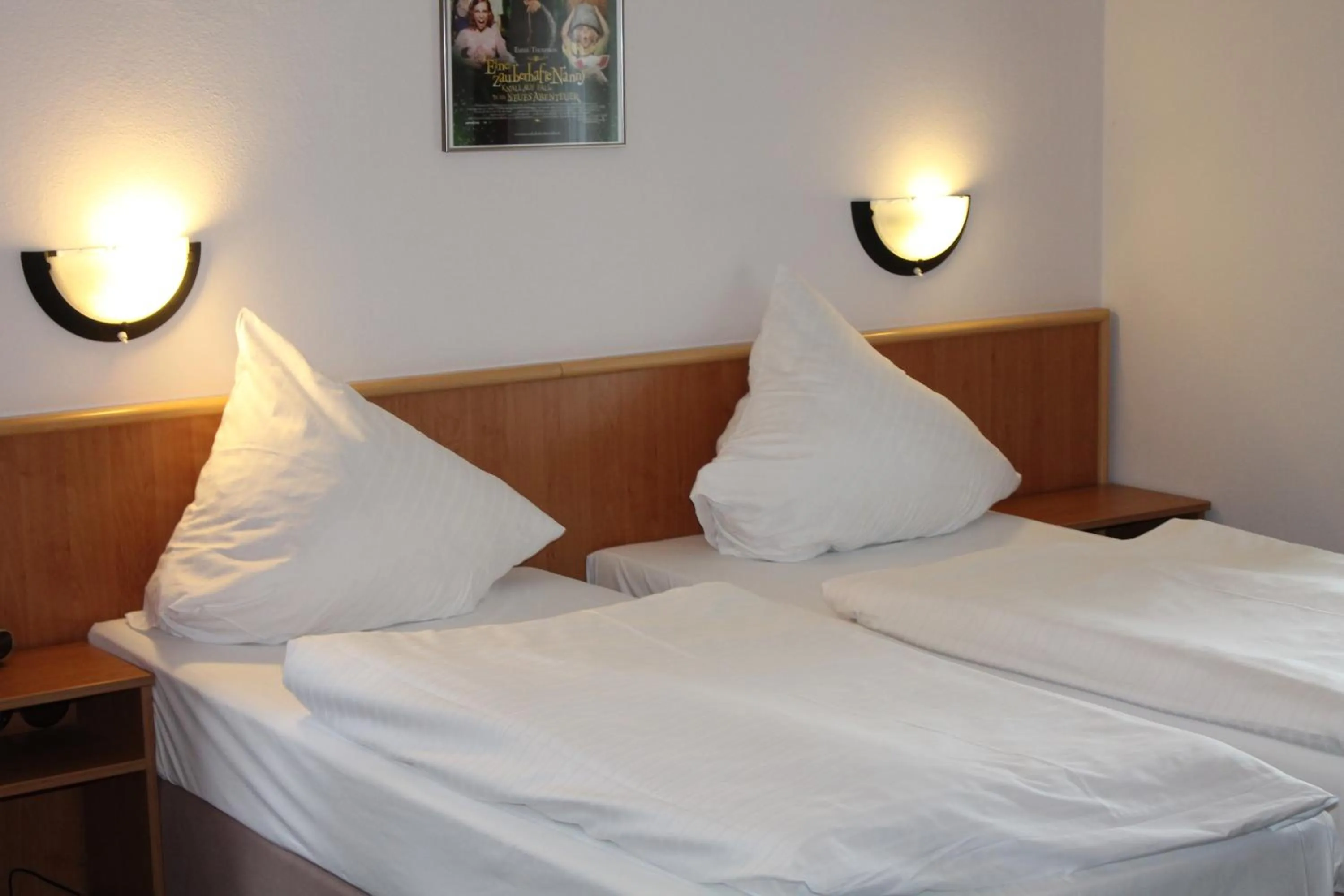 Bed in Filmhotel Lili Marleen