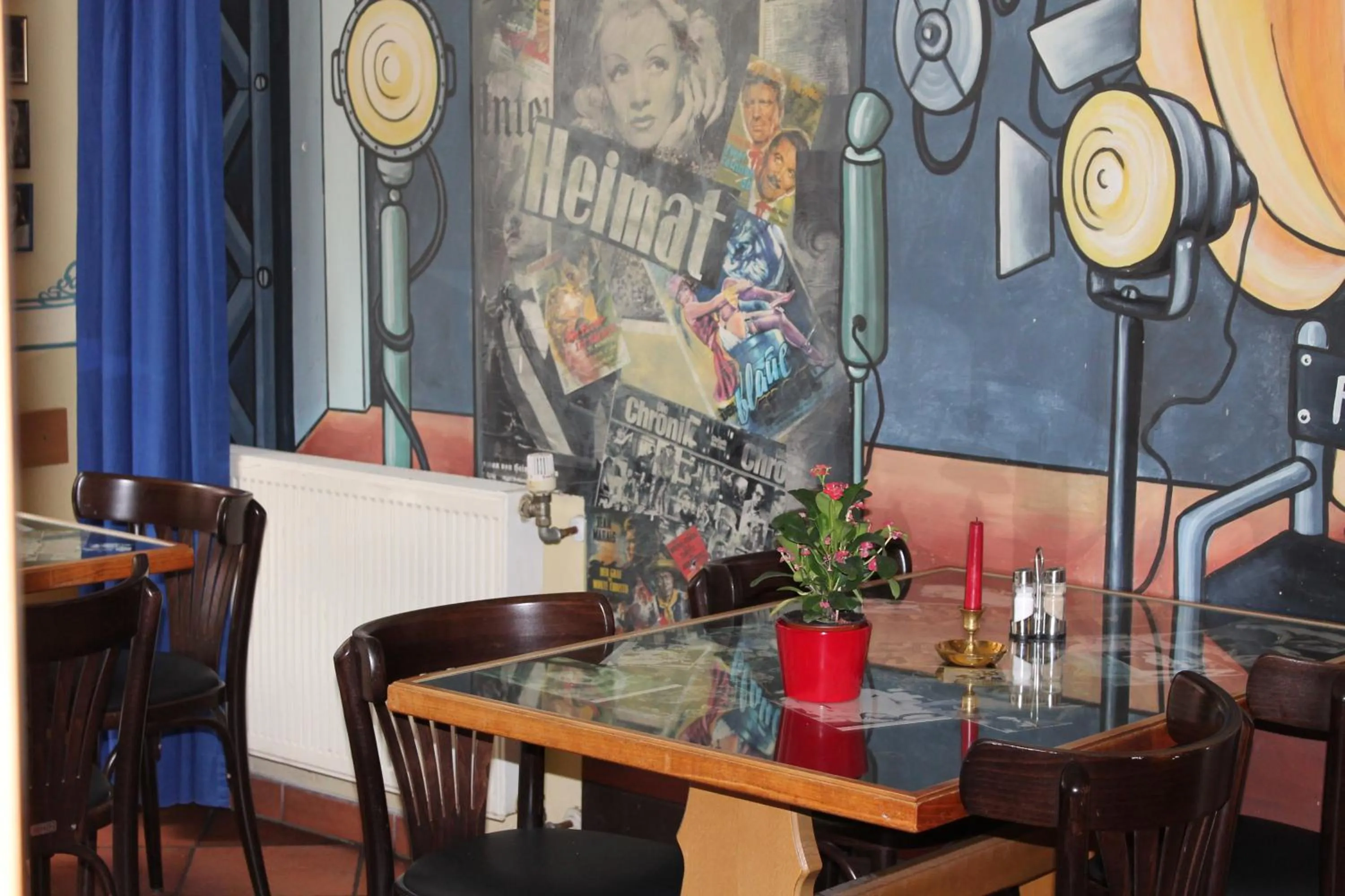 Restaurant/places to eat in Filmhotel Lili Marleen