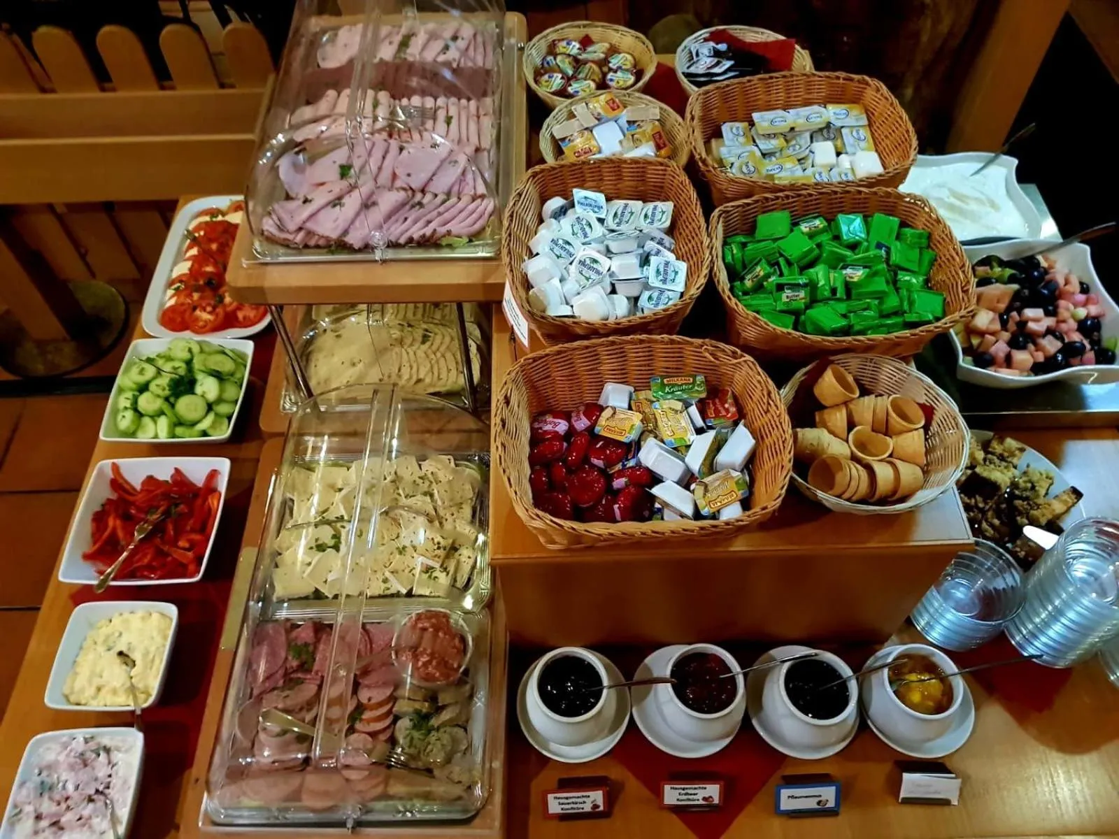 Buffet breakfast in Filmhotel Lili Marleen