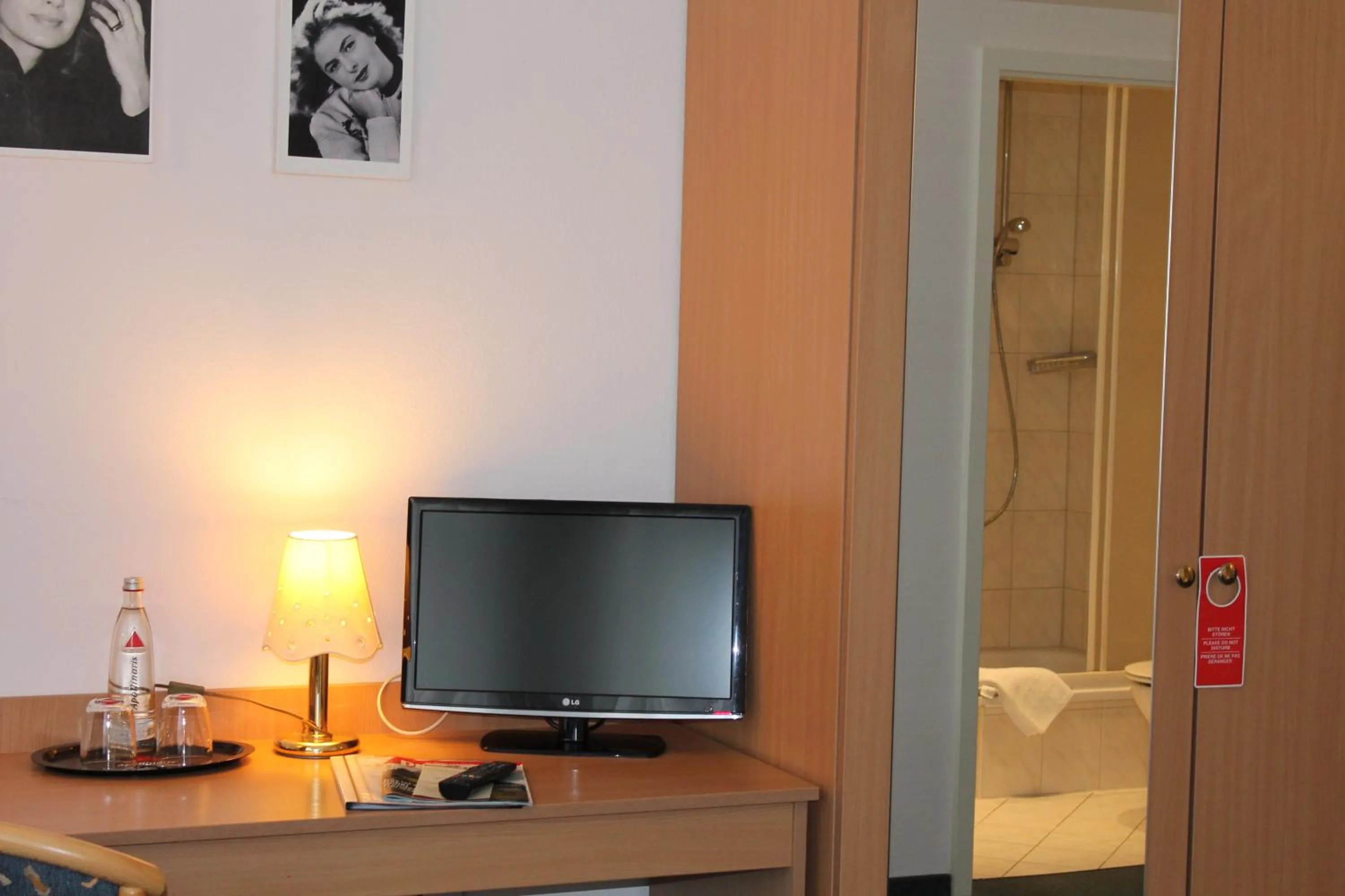 TV and multimedia in Filmhotel Lili Marleen