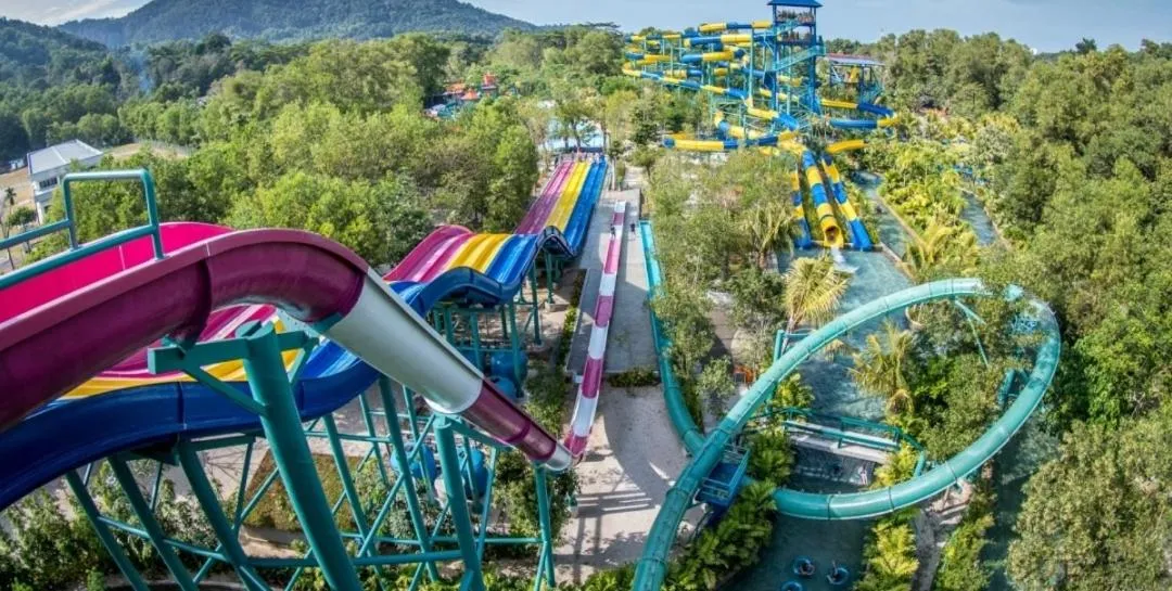 Aqua park in Deluxe VIP Seaview Batu Ferringhi 1503 - 3 Rooms