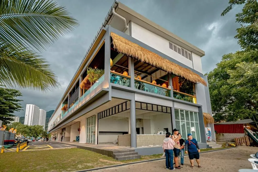 Deluxe VIP Seaview Batu Ferringhi 1503 - 3 Rooms