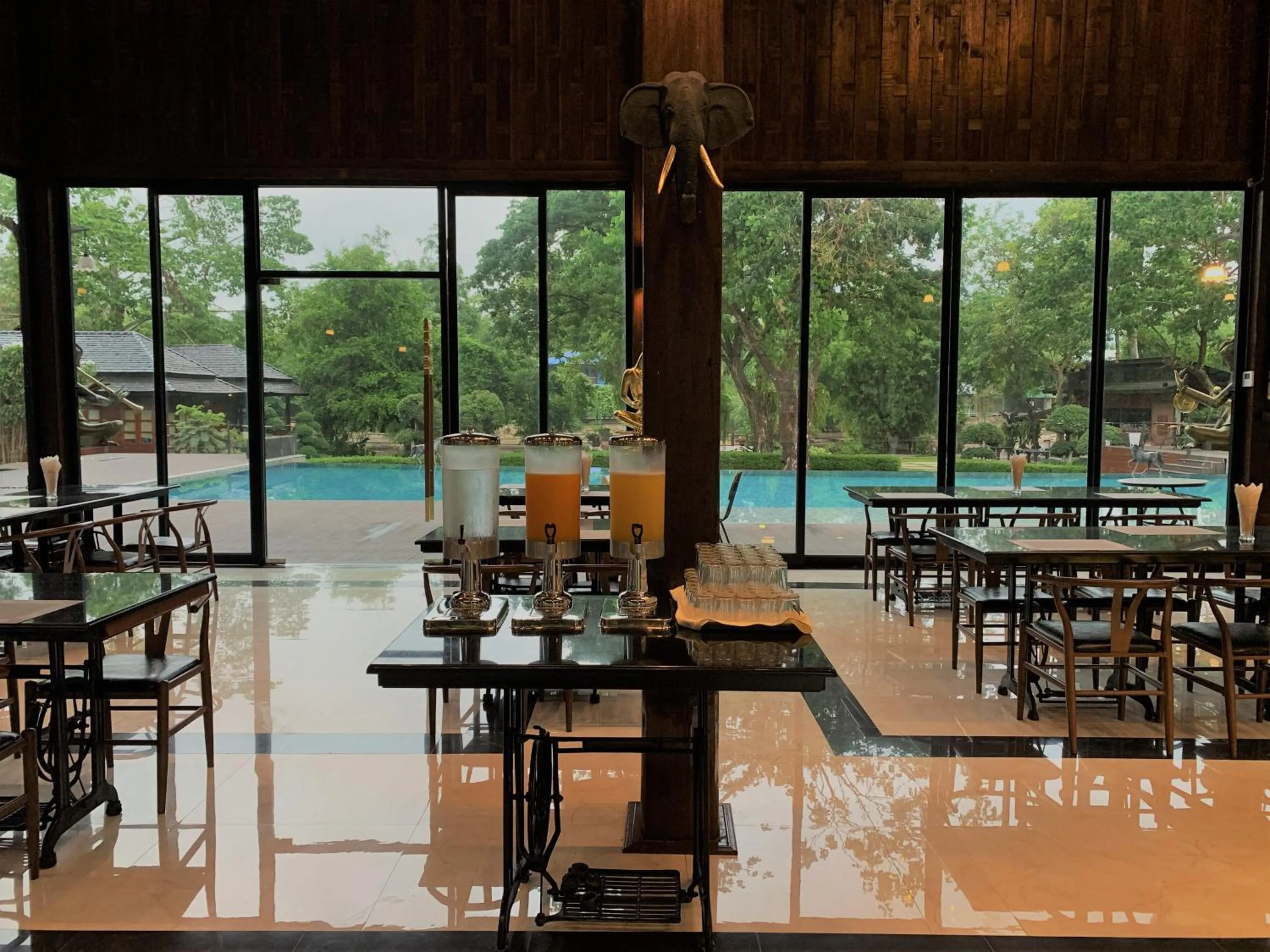 Restaurant/places to eat in Phumontra Resort Nakhon Nayok