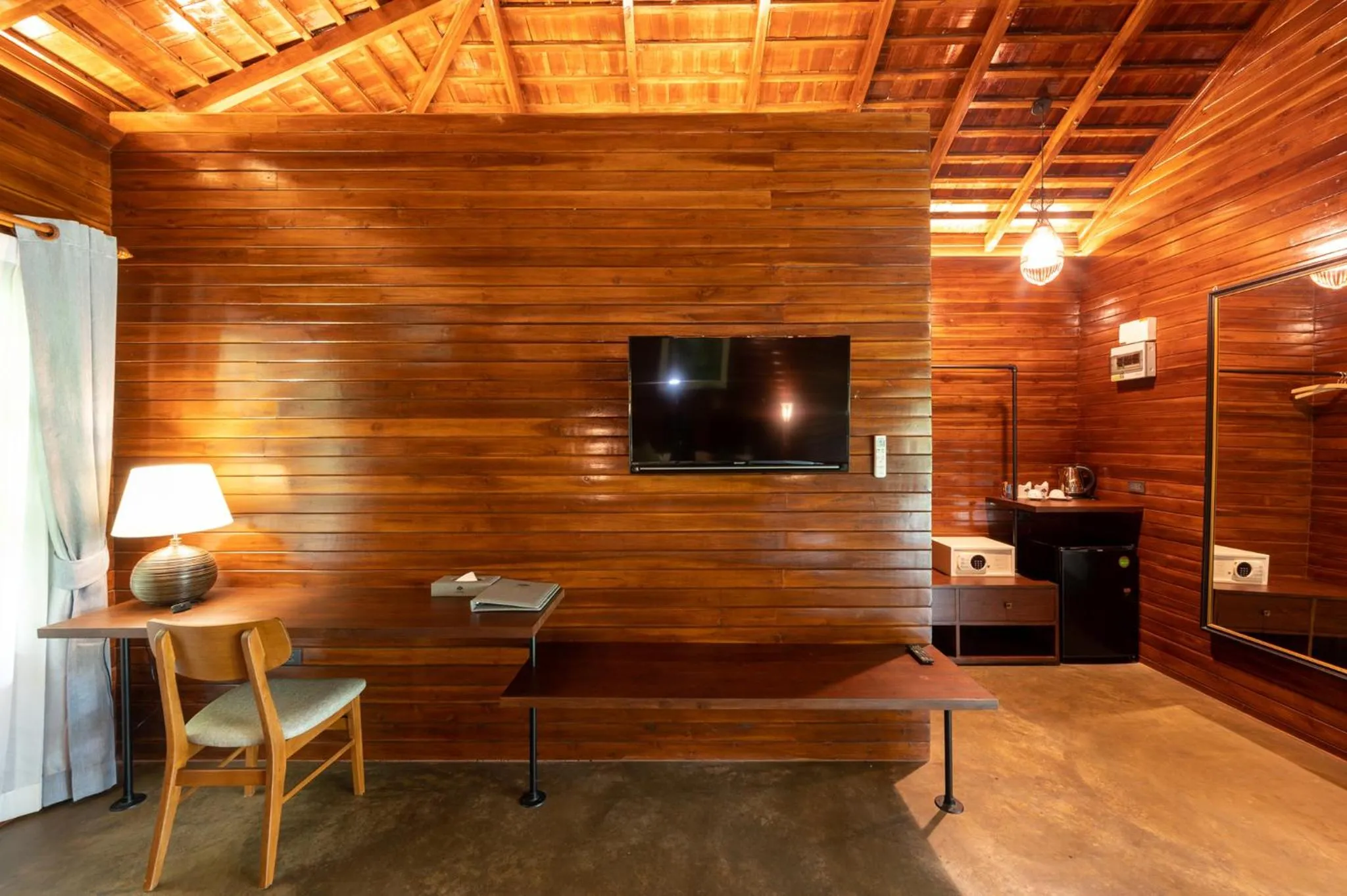 TV and multimedia in Phumontra Resort Nakhon Nayok