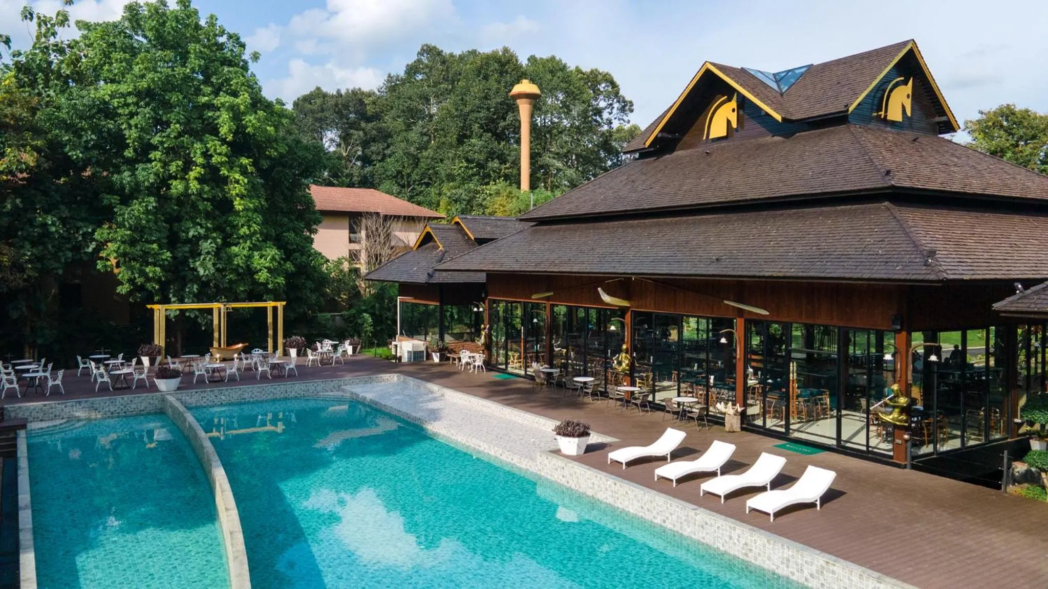 Swimming pool in Phumontra Resort Nakhon Nayok