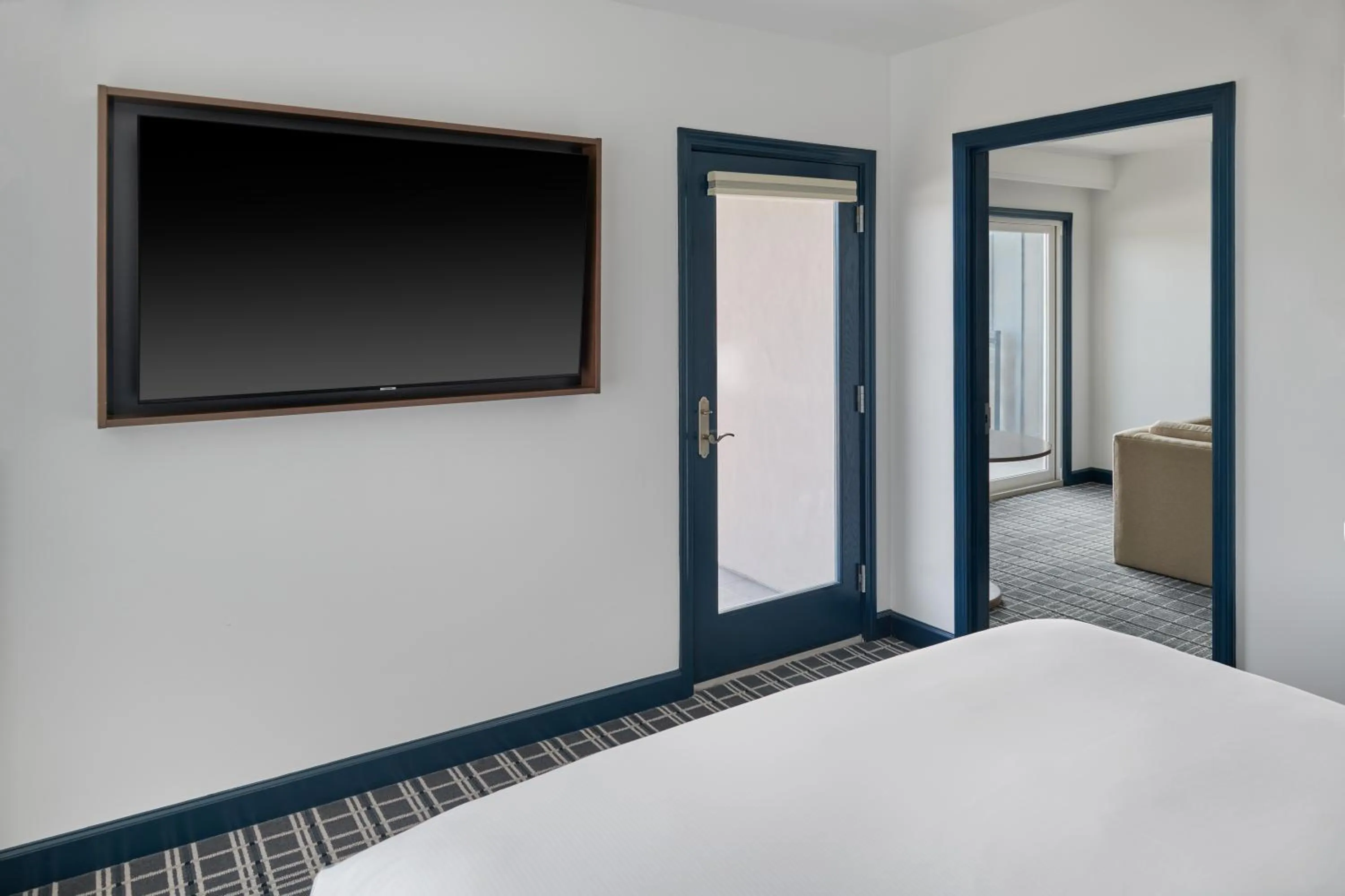 Bedroom, Bed in Hotel Canandaigua, Tapestry Collection By Hilton