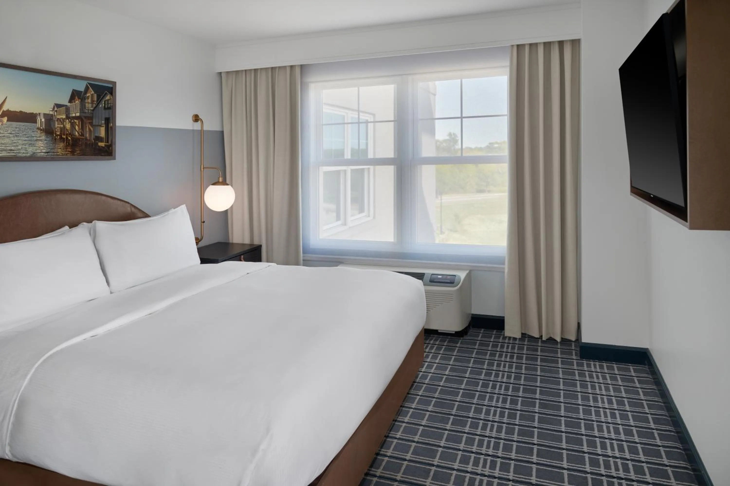 Bedroom, Bed in Hotel Canandaigua, Tapestry Collection By Hilton