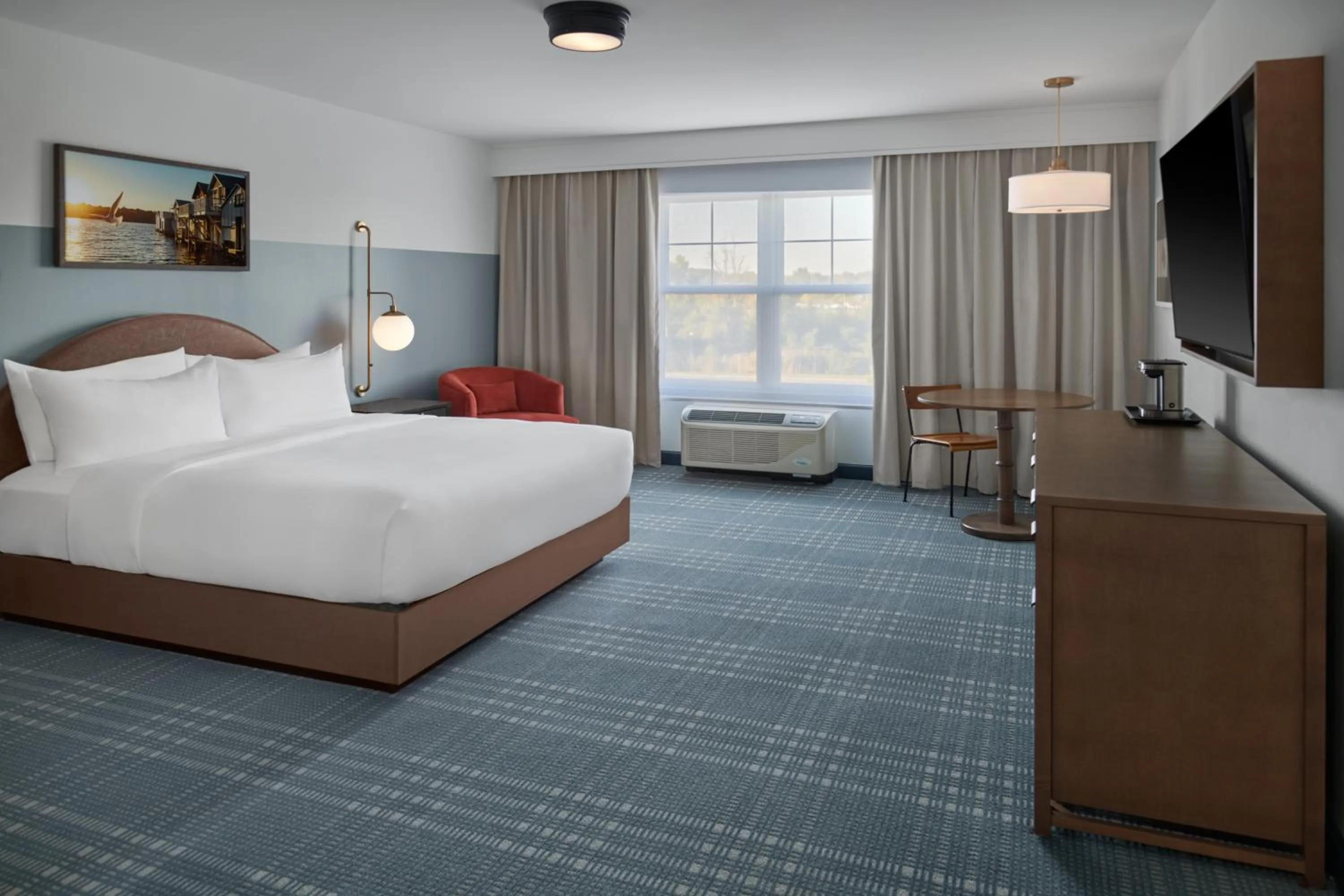 Bedroom, Bed in Hotel Canandaigua, Tapestry Collection By Hilton