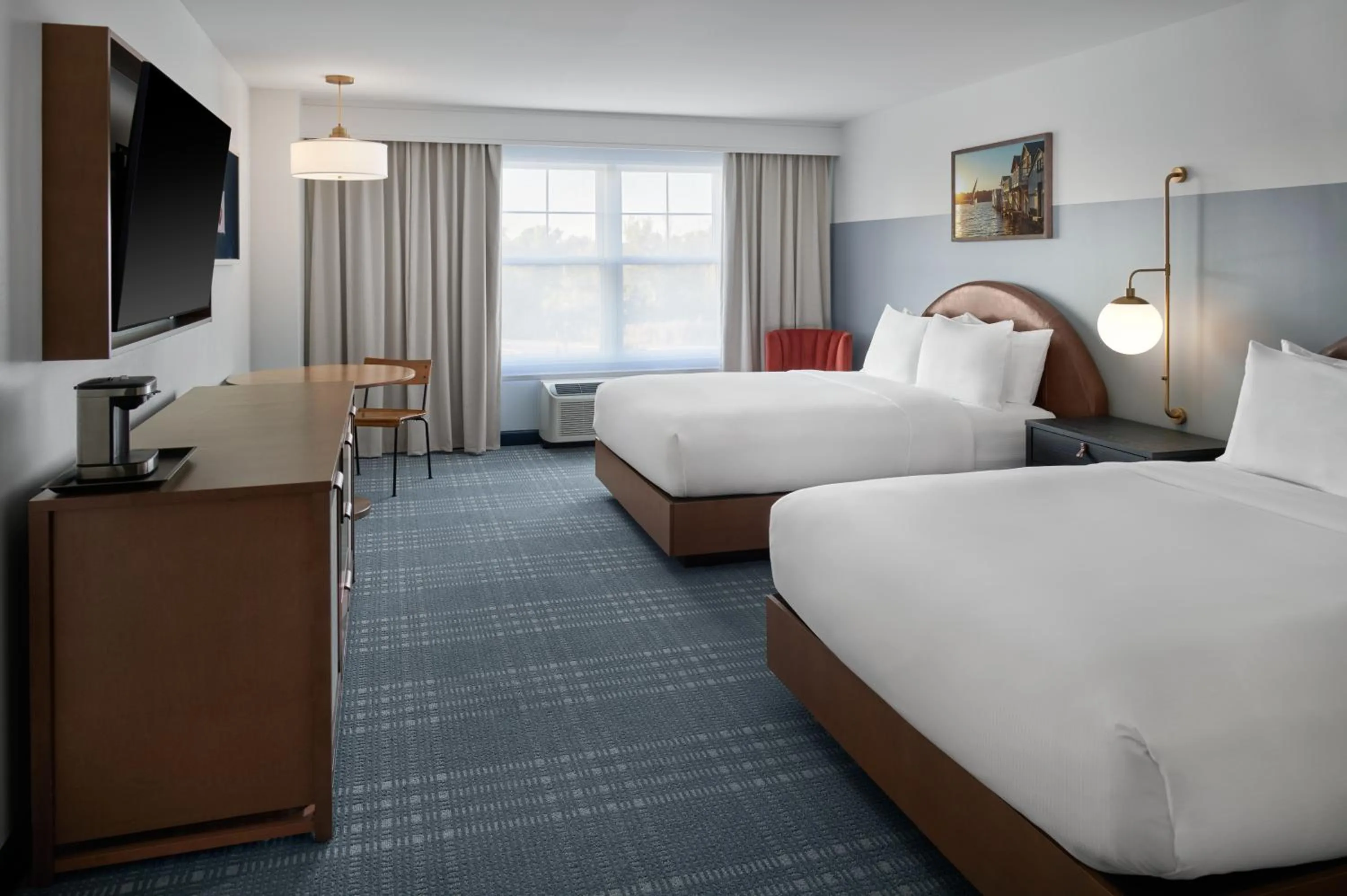 Bedroom, Bed in Hotel Canandaigua, Tapestry Collection By Hilton