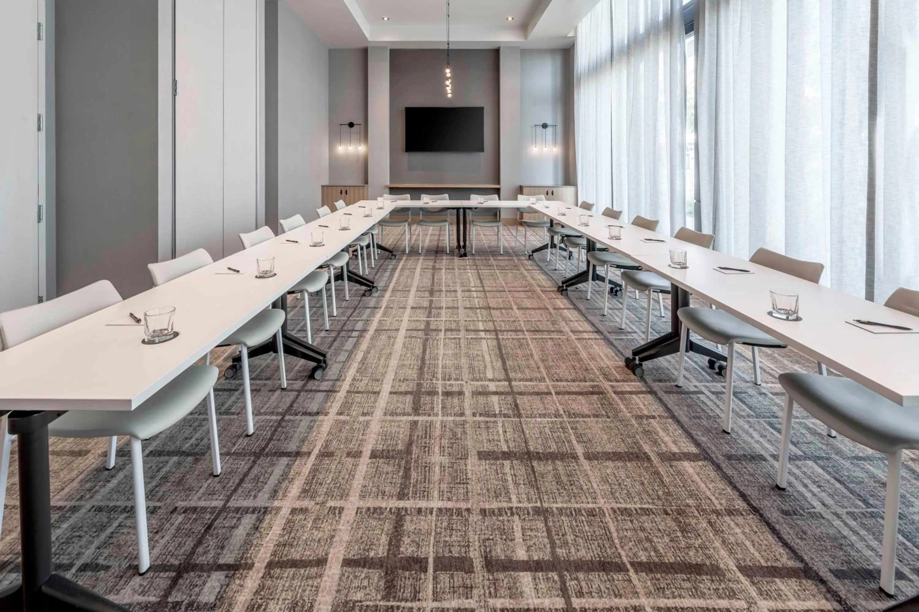 Meeting/conference room in Tapestry By Hilton The Fort Sutter Hotel Sacramento, Ca