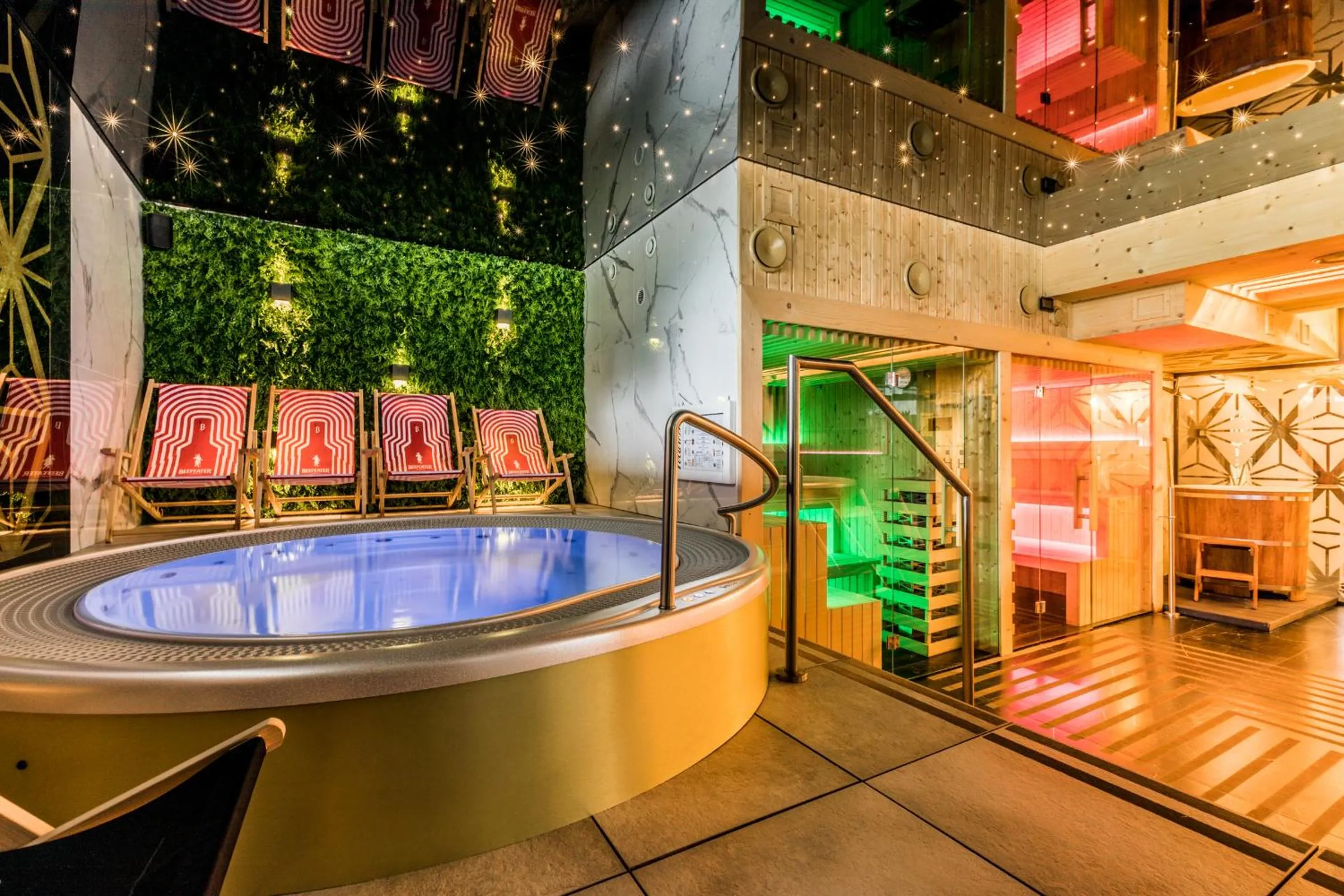 Hot Tub in Aparthotel Prestige & SPA