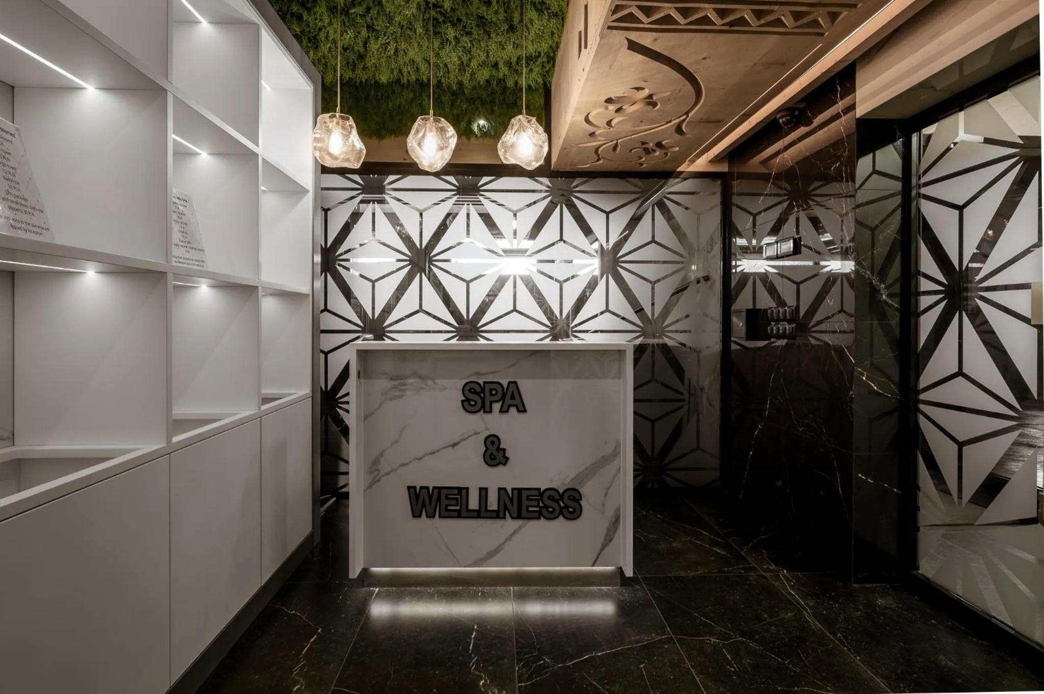 Lobby or reception in Aparthotel Prestige & SPA