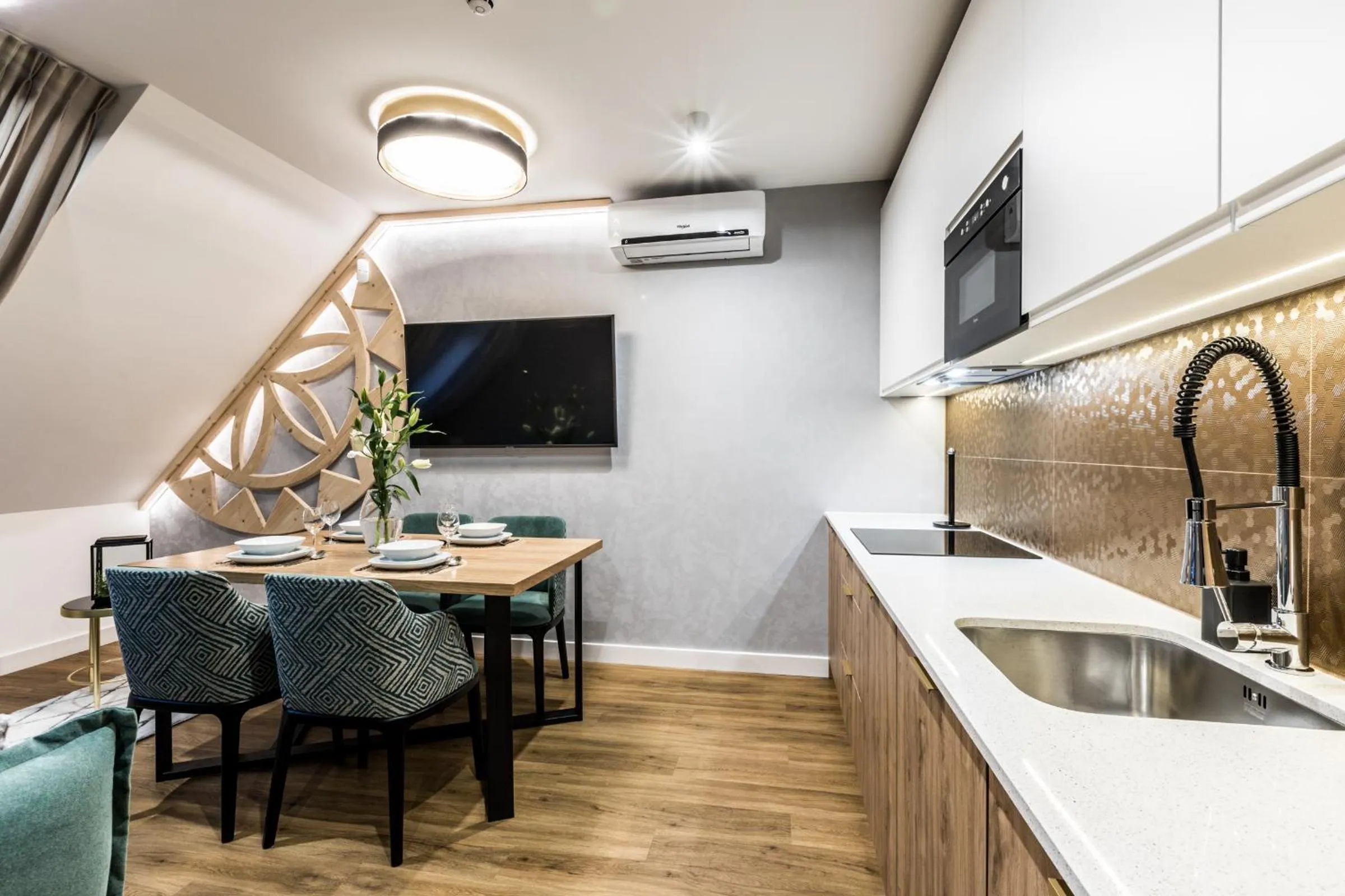 TV and multimedia in Aparthotel Prestige & SPA